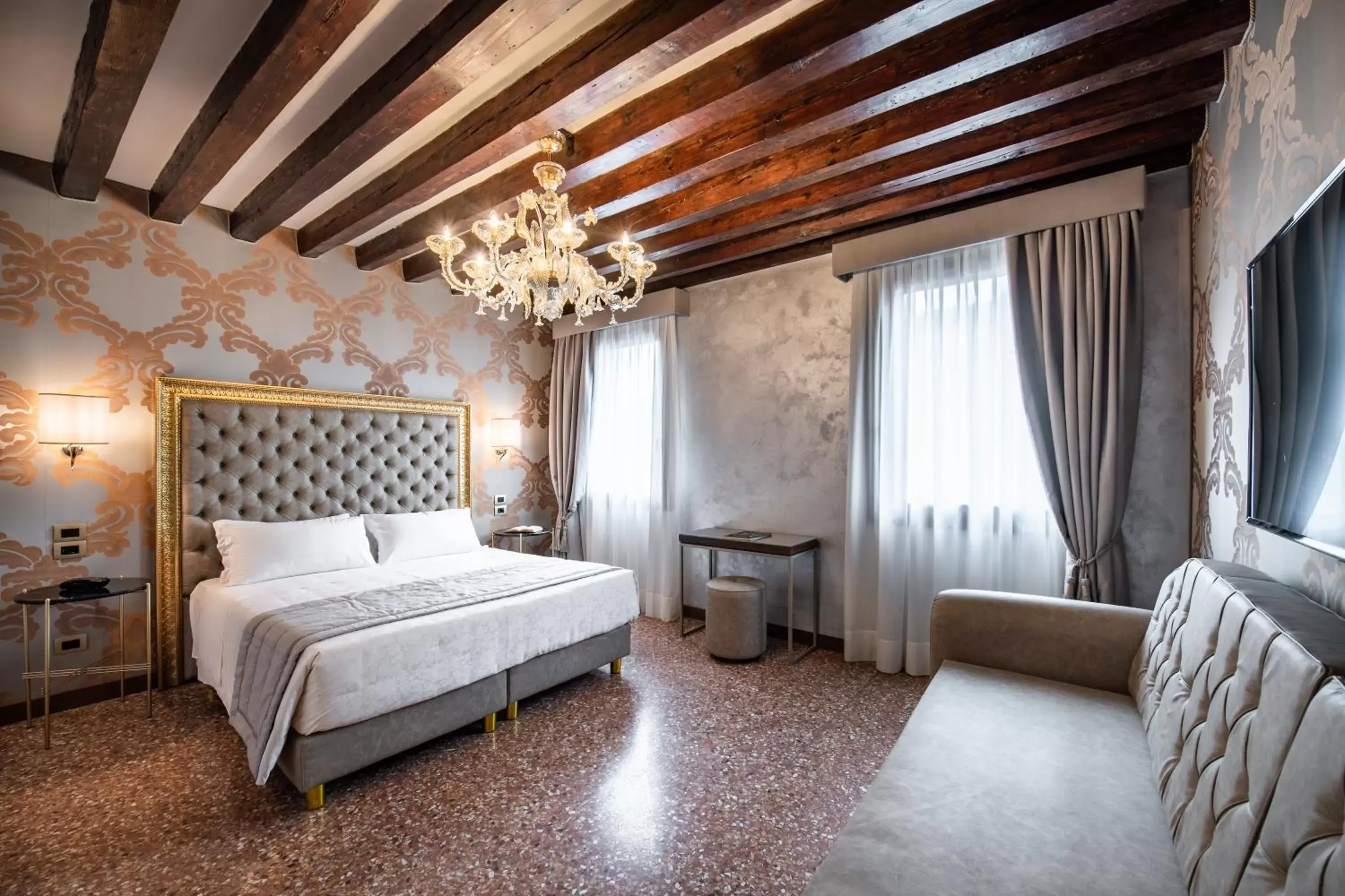 Photo of the whole room, Bed in Palazzo San Lorenzo