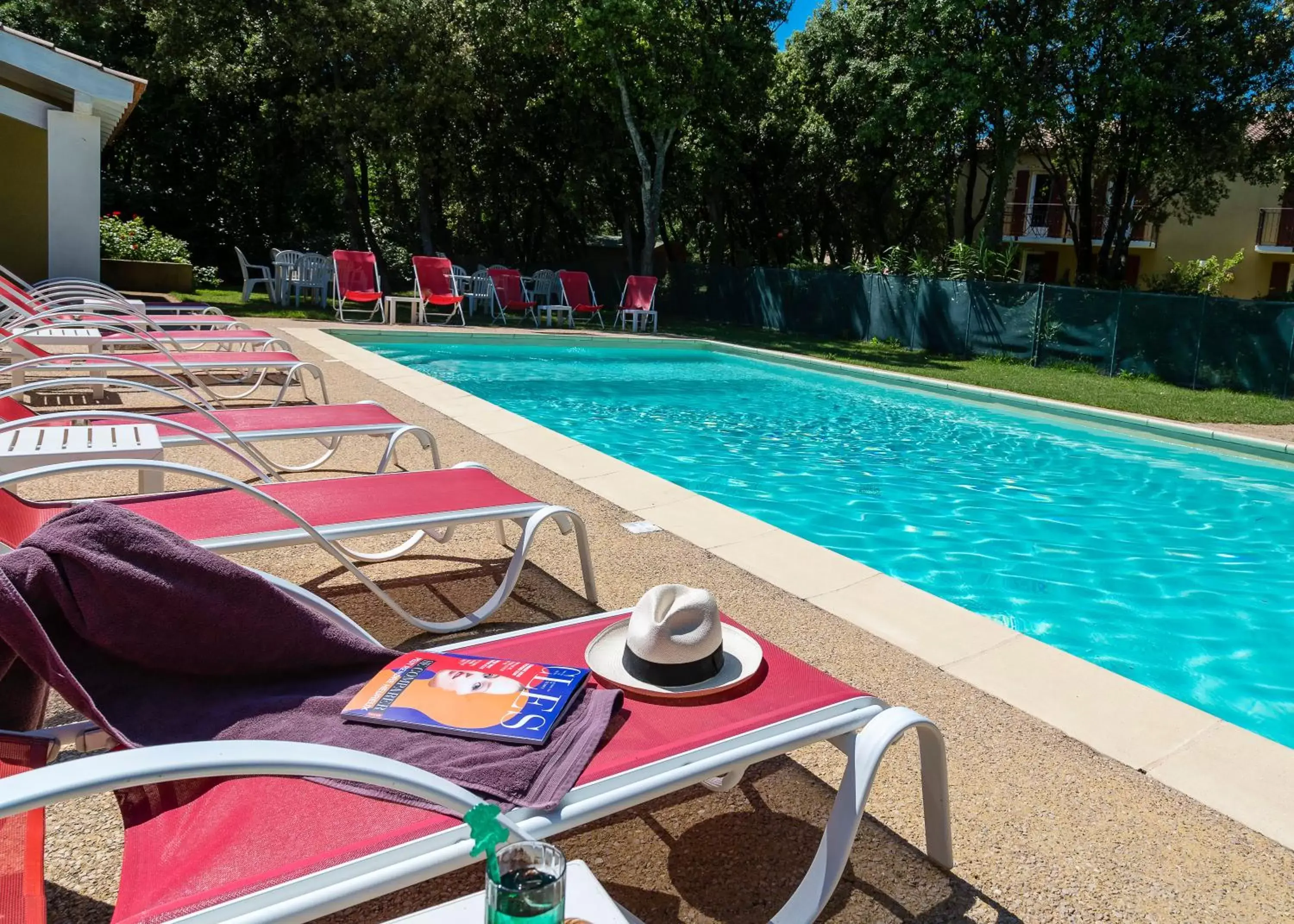 Swimming Pool in La Bastide De Grignan Hotel & Restaurant