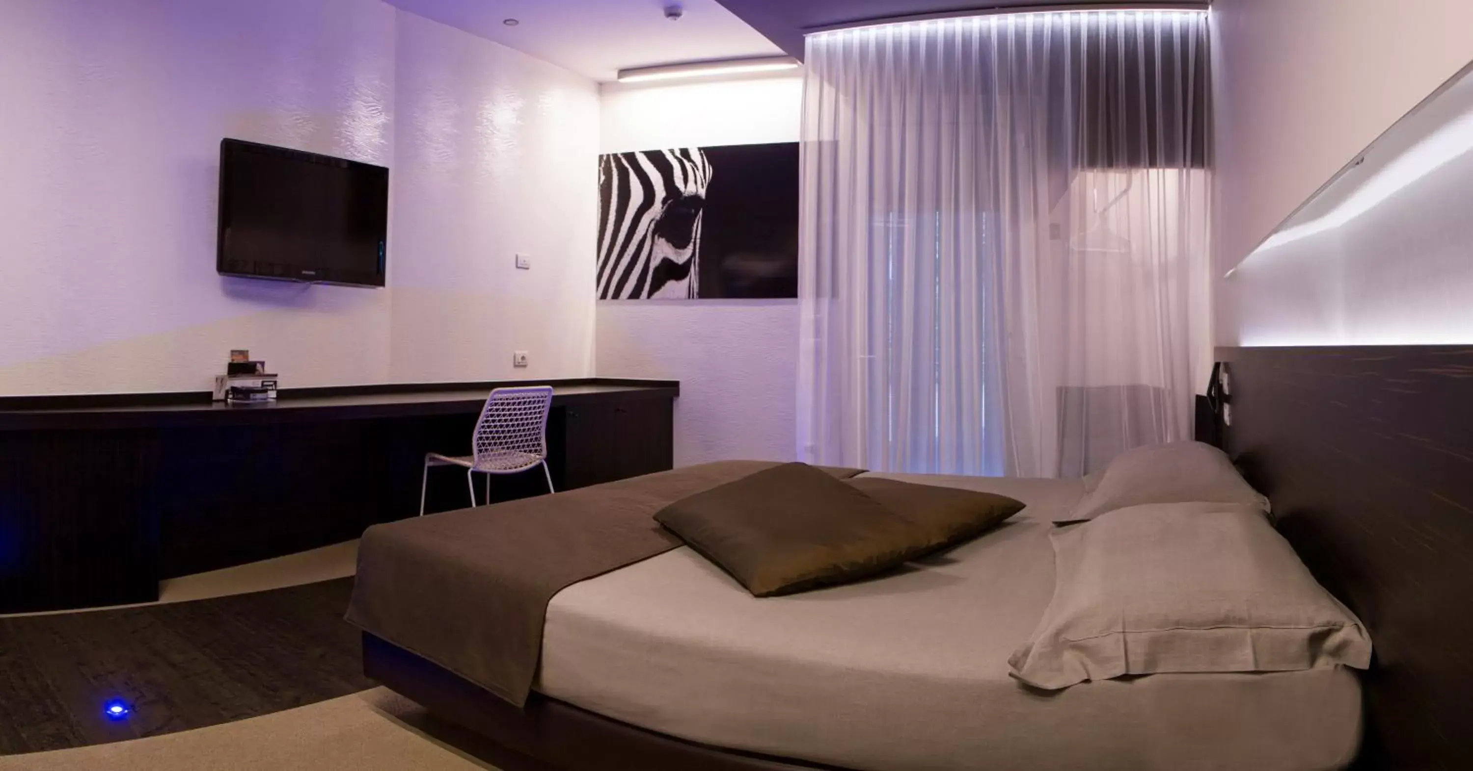 Bedroom, Bed in Pineta Eco Hotel - Private Parking Bedroom, Bed in Pineta Eco Hotel - Private Parking