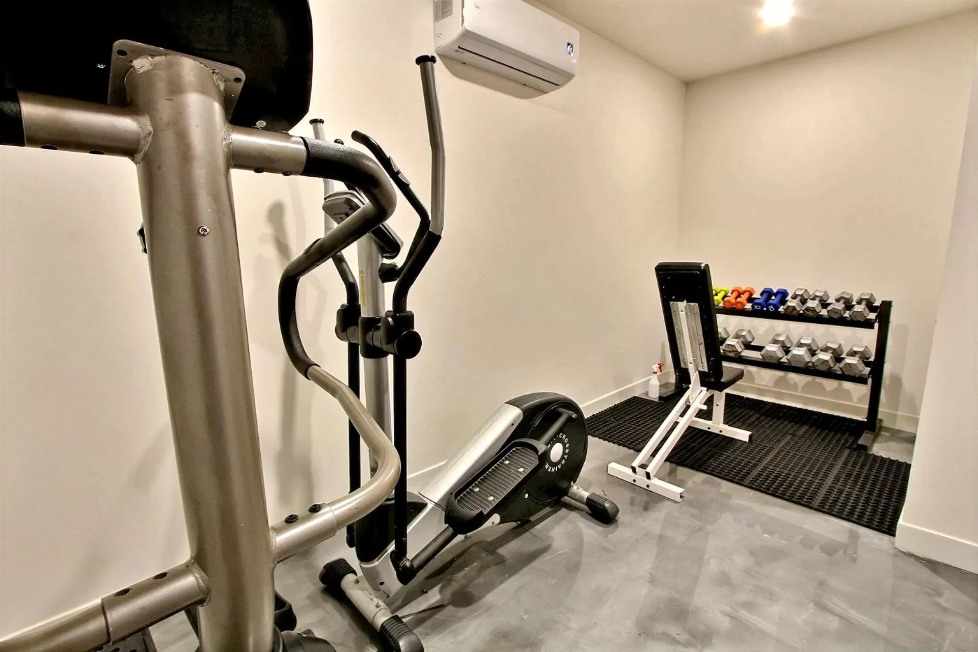 Fitness centre/facilities in Hôtel Le Navigateur