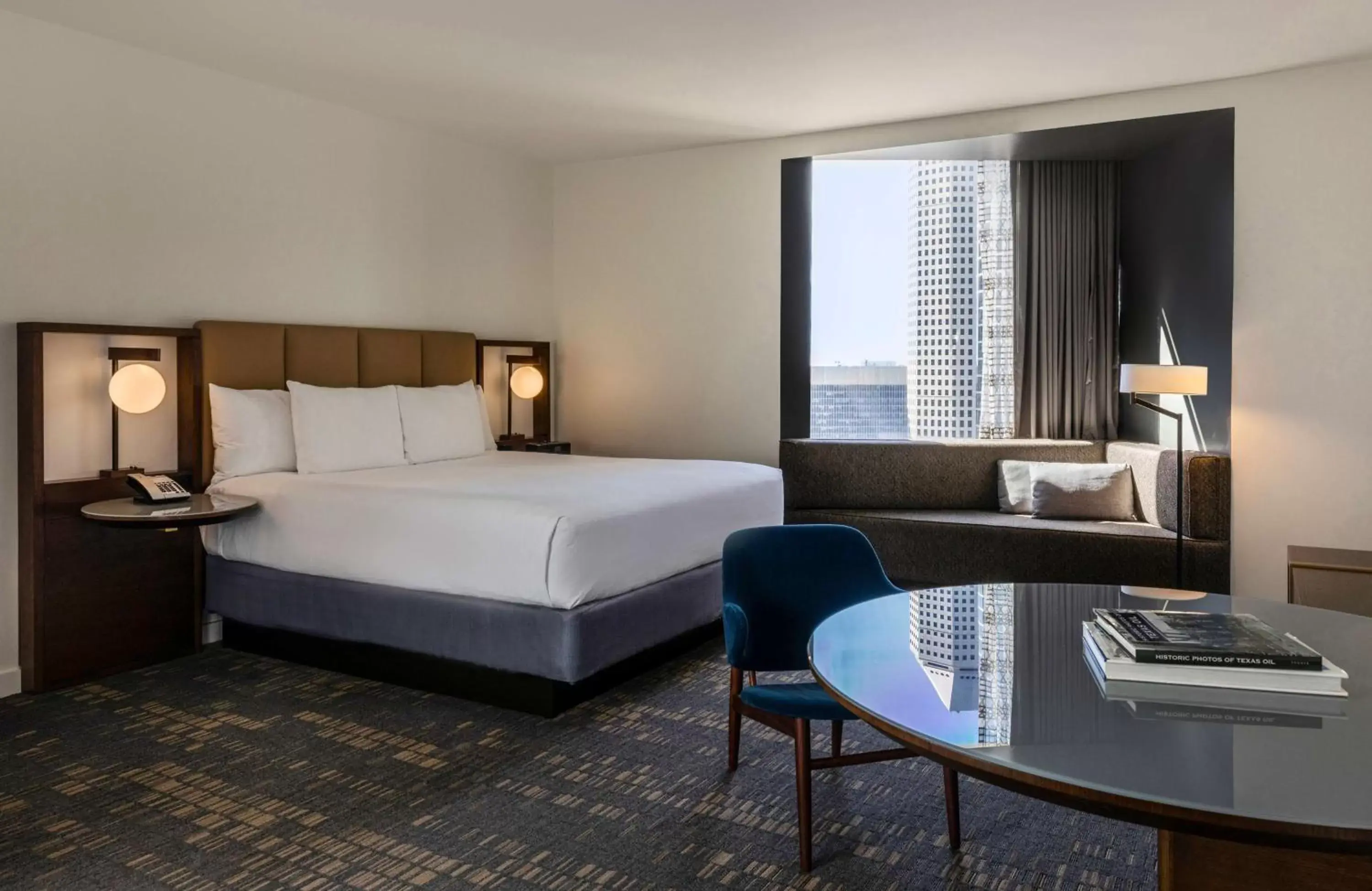 Photo of the whole room, Bed in Hyatt Regency Houston