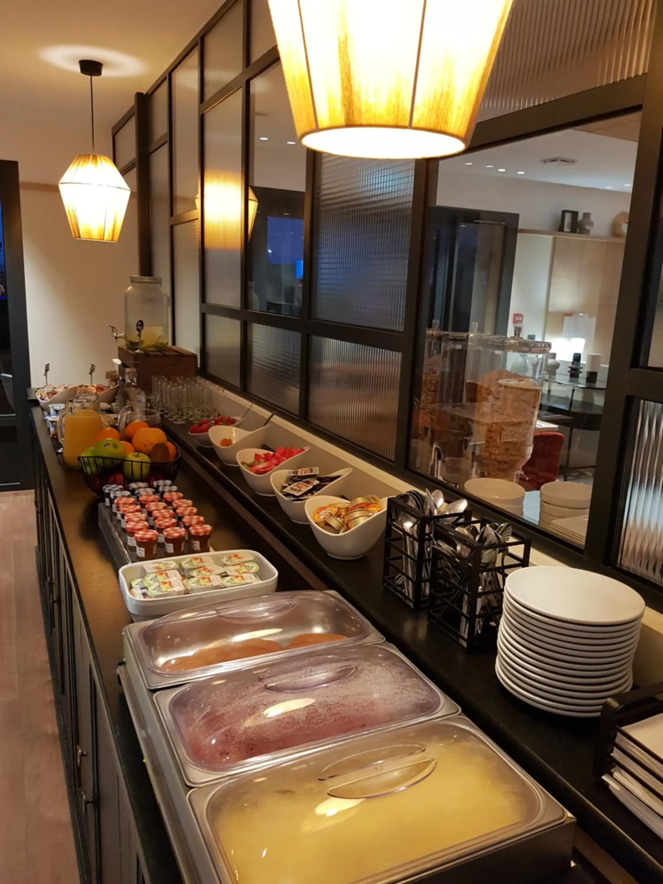 Buffet breakfast, Restaurant/Places to Eat in Kyriad Carcassonne - Aéroport