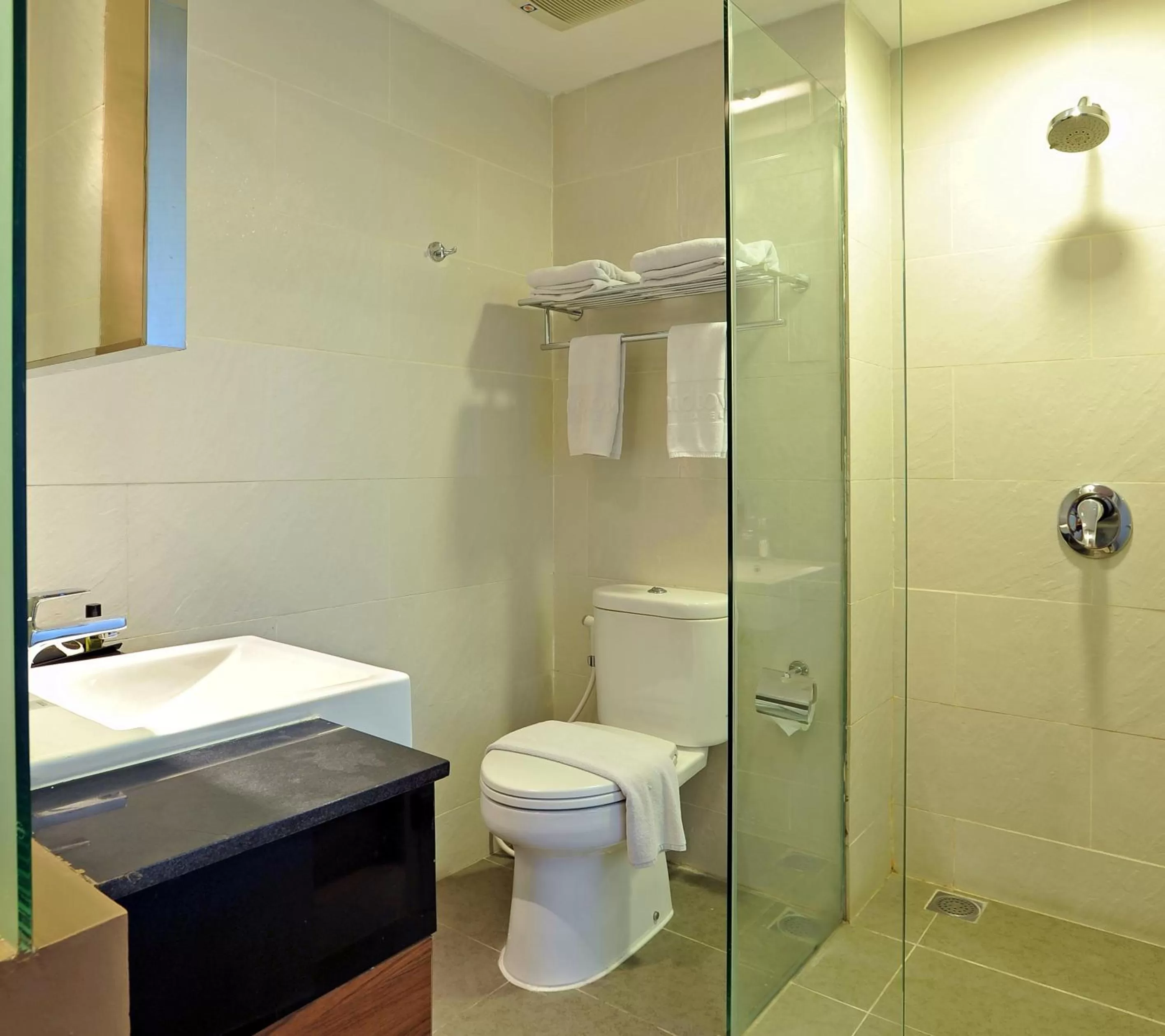 Bathroom in Midtown Hotel Surabaya
