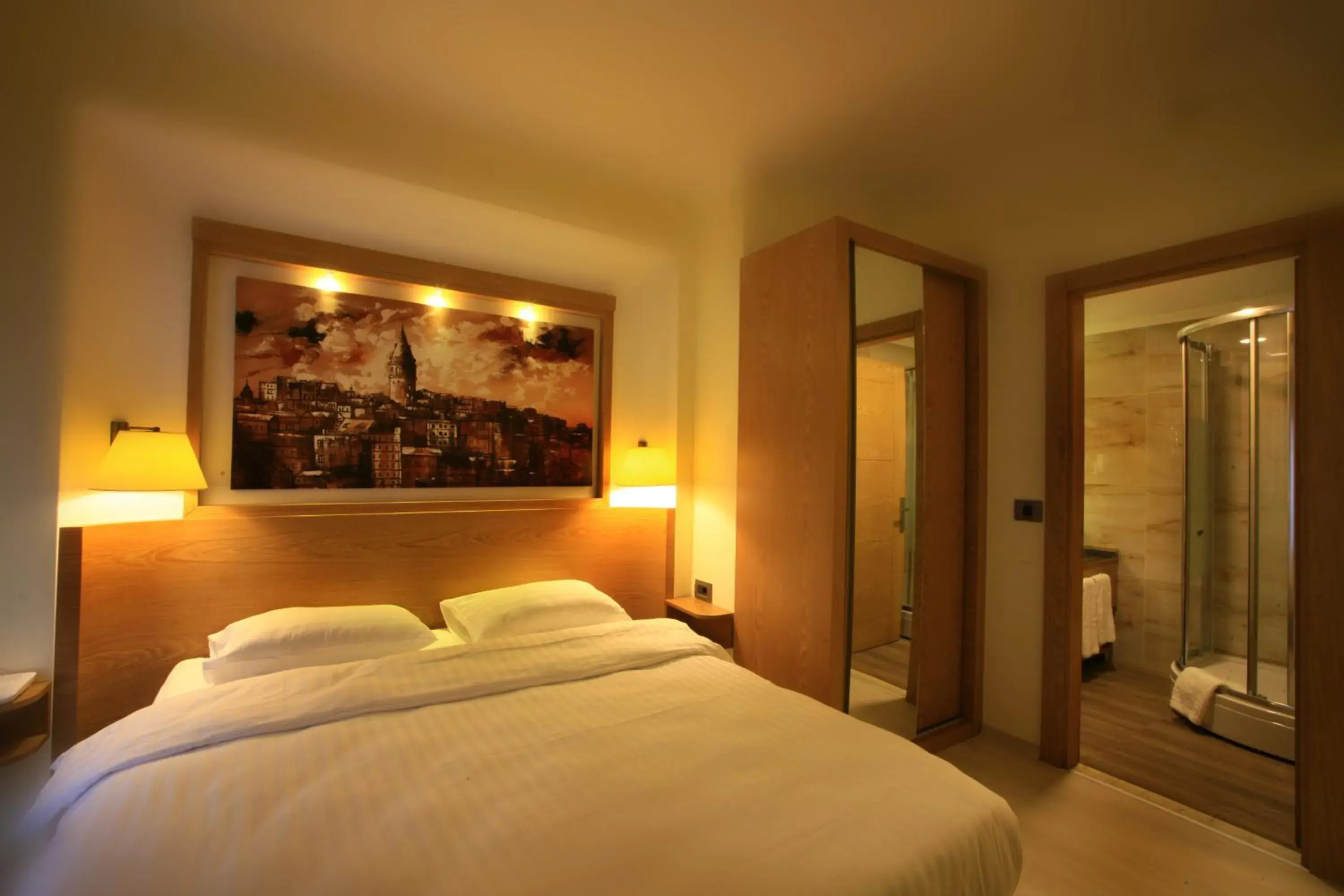 Bedroom, Bed in Beyoglu MLS Hotel
