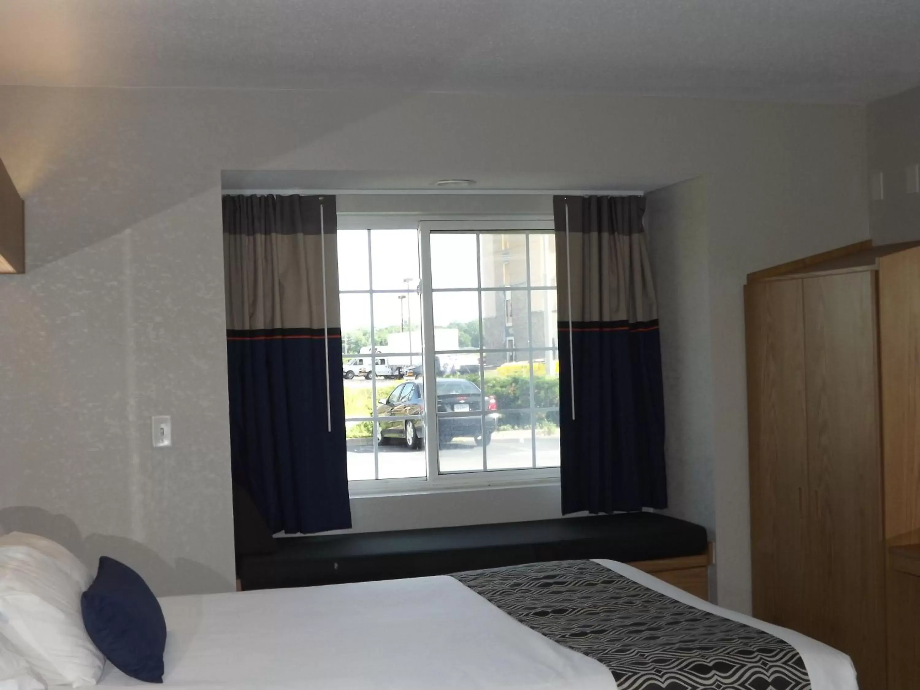 Bedroom, Bed in MICROTEL Inn and Suites - Ames