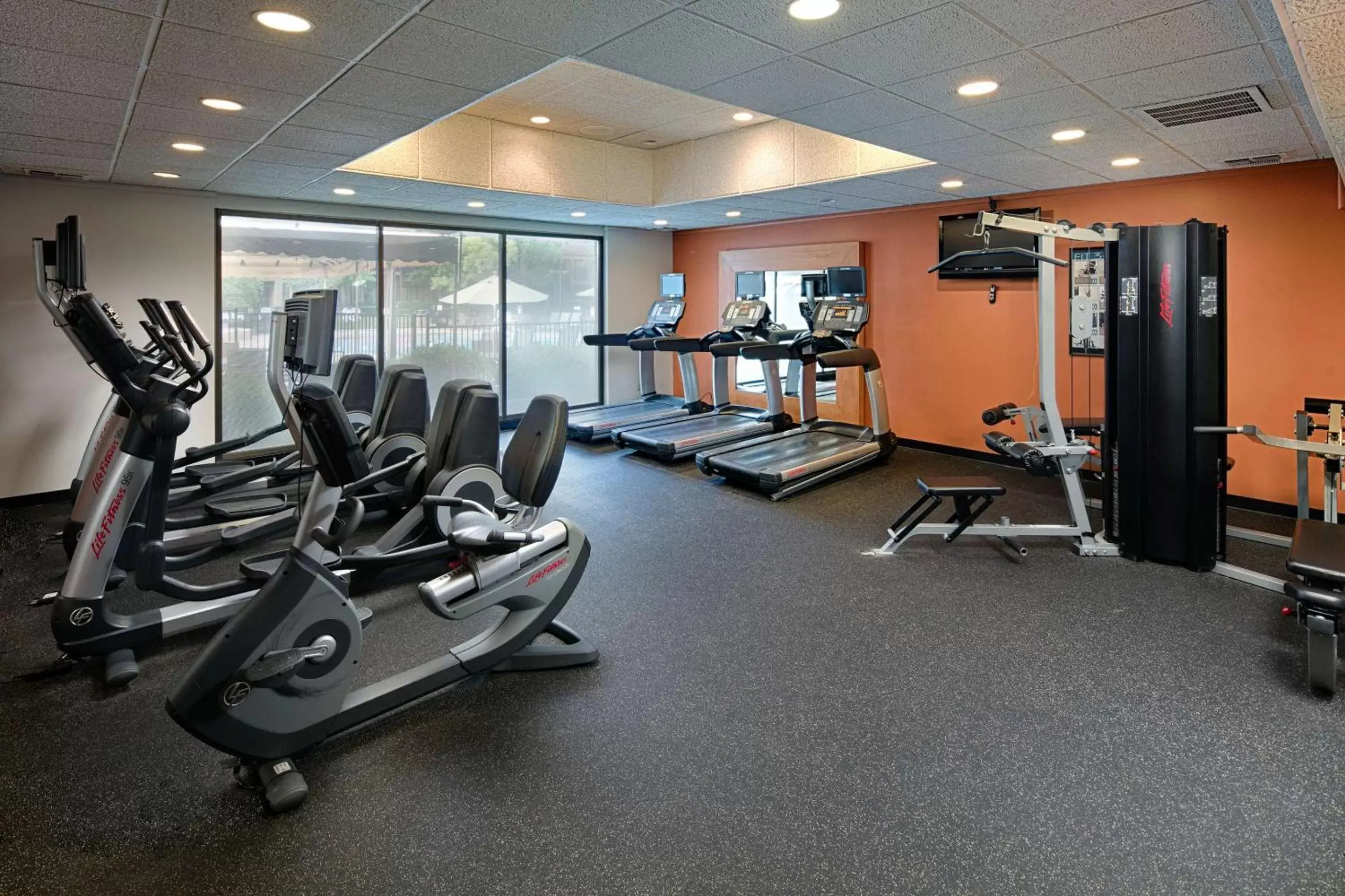 Fitness centre/facilities in Red Lion Hotel Redding Fitness centre/facilities in Red Lion Hotel Redding
