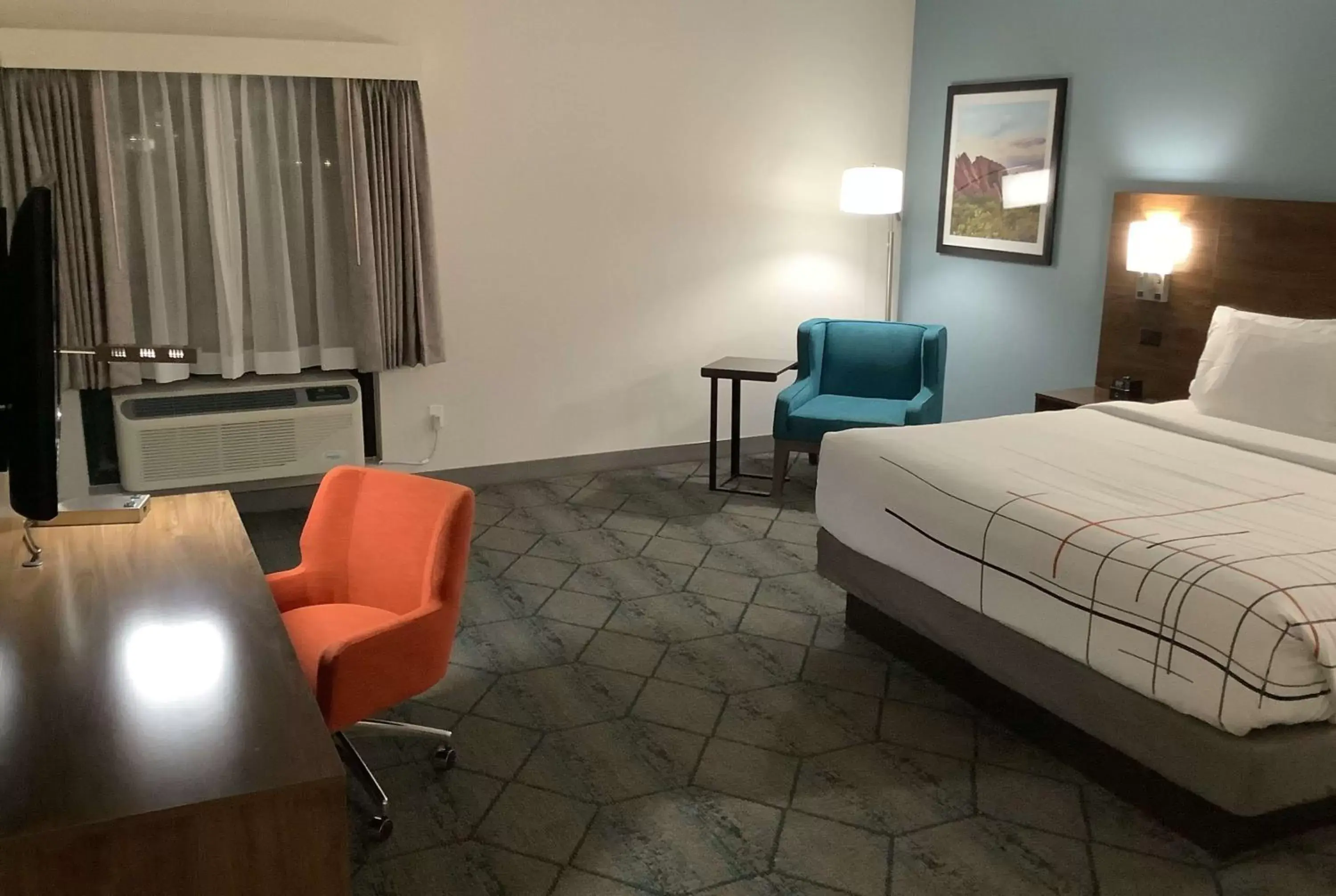 Photo of the whole room in La Quinta Inn & Suites by Wyndham Littleton-Red Rocks