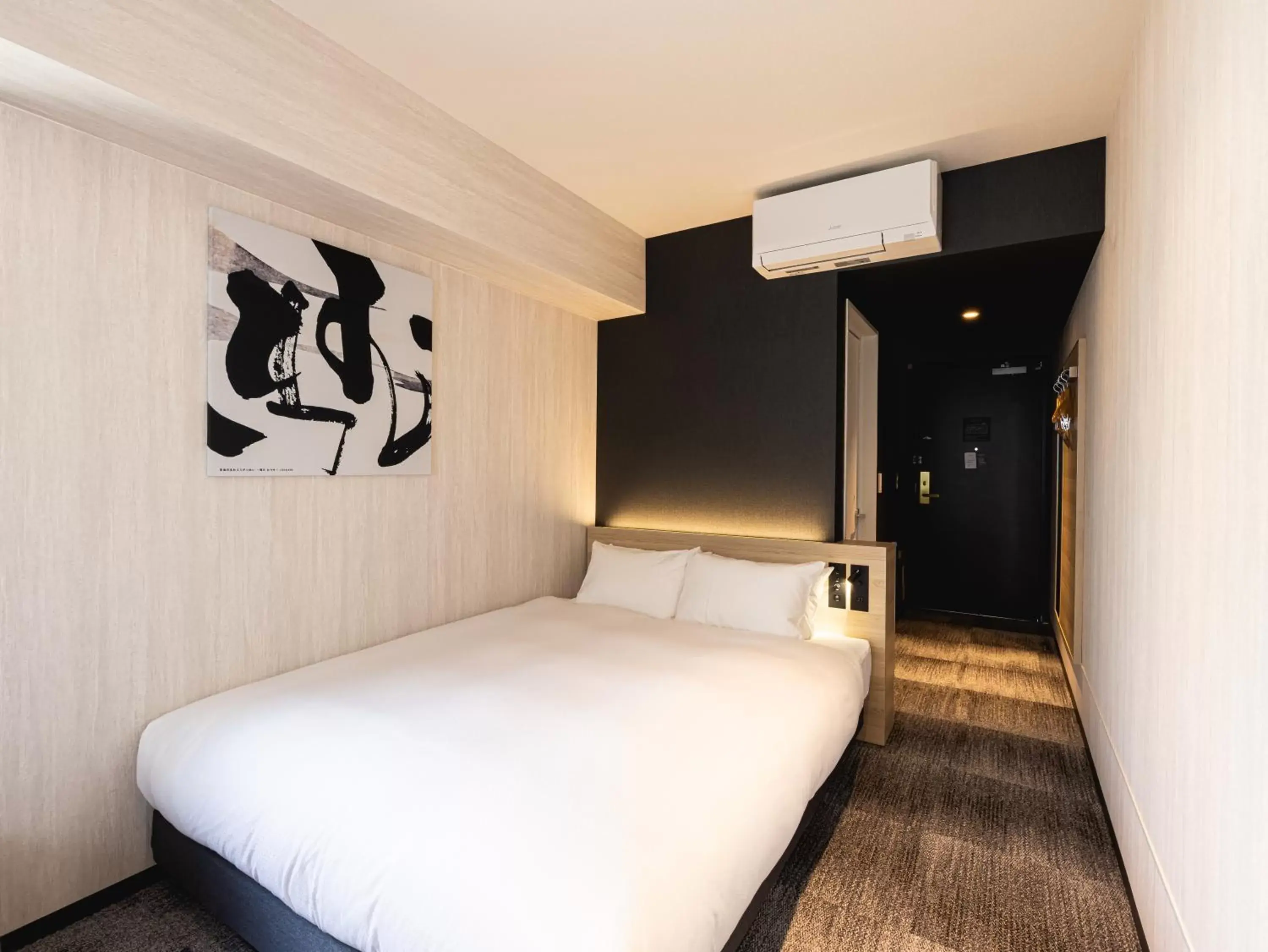 Photo of the whole room, Bed in La'gent Hotel Kyoto Nijo