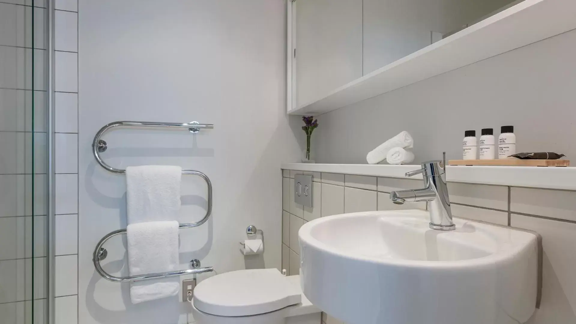 Toilet, Bathroom in Auckland Harbour Suites