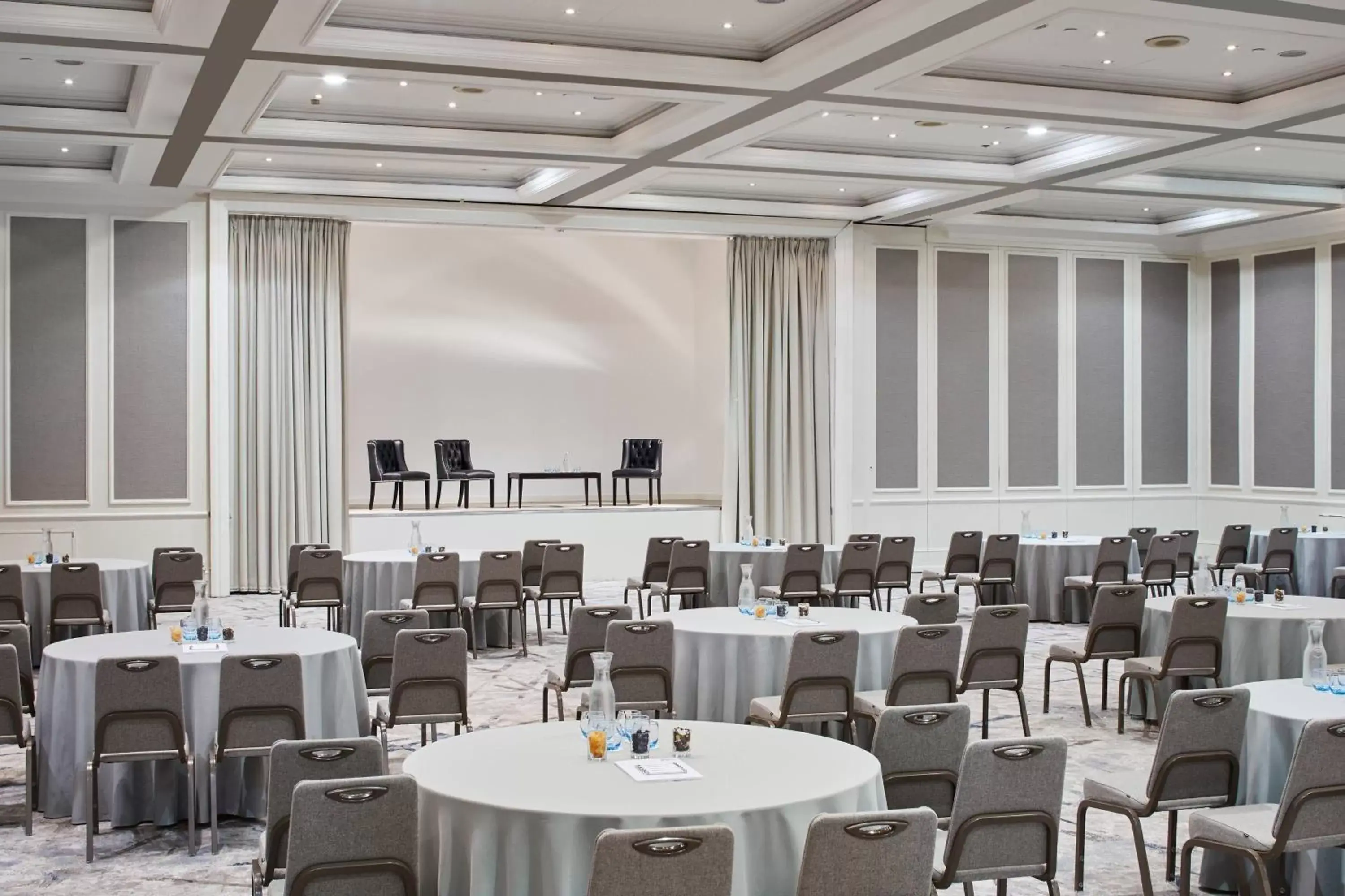 Meeting/conference room, Restaurant/Places to Eat in Glasgow Marriott Hotel