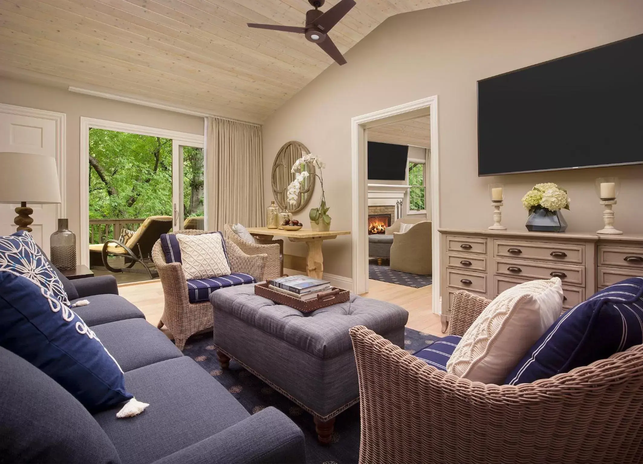 Living room, Seating Area in L'Auberge De Sedona