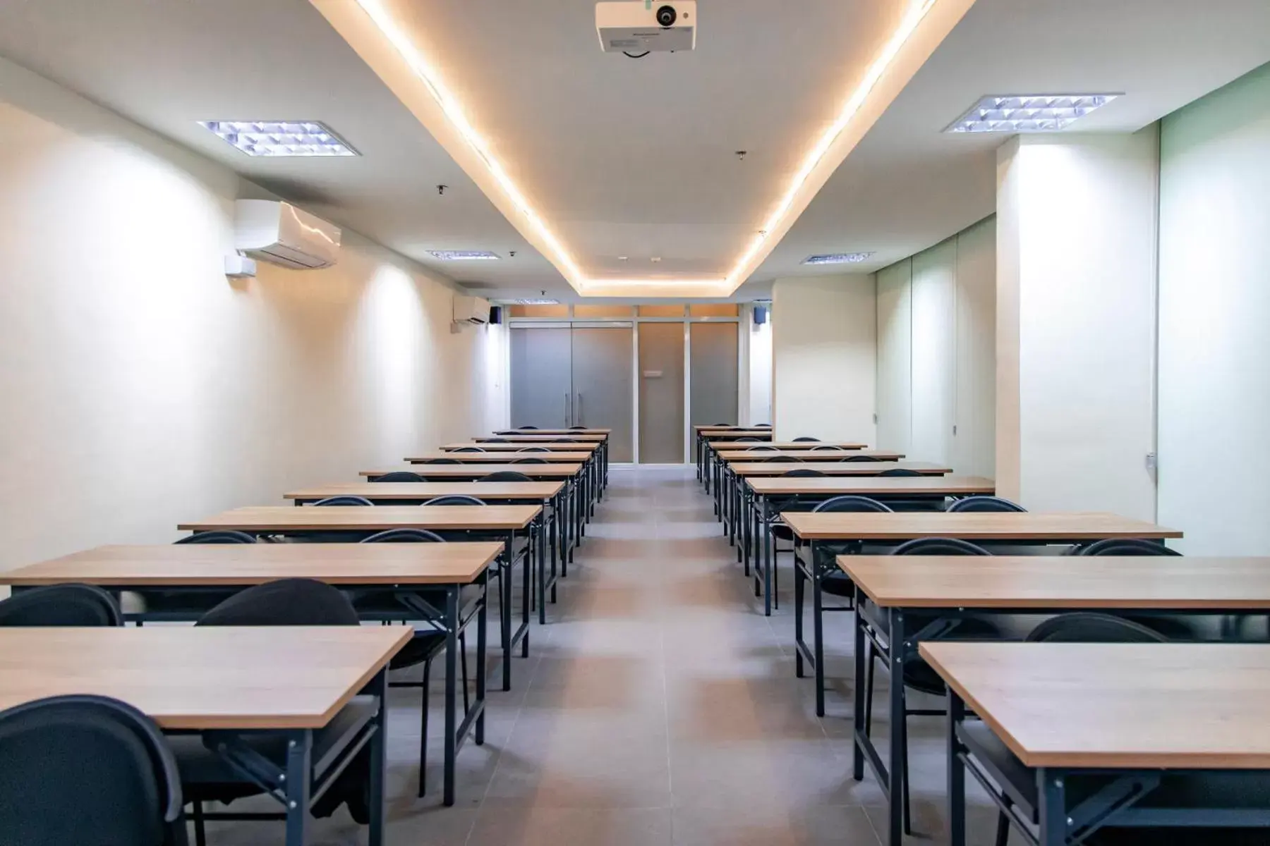 Meeting/conference room in Red Planet Clark Angeles City