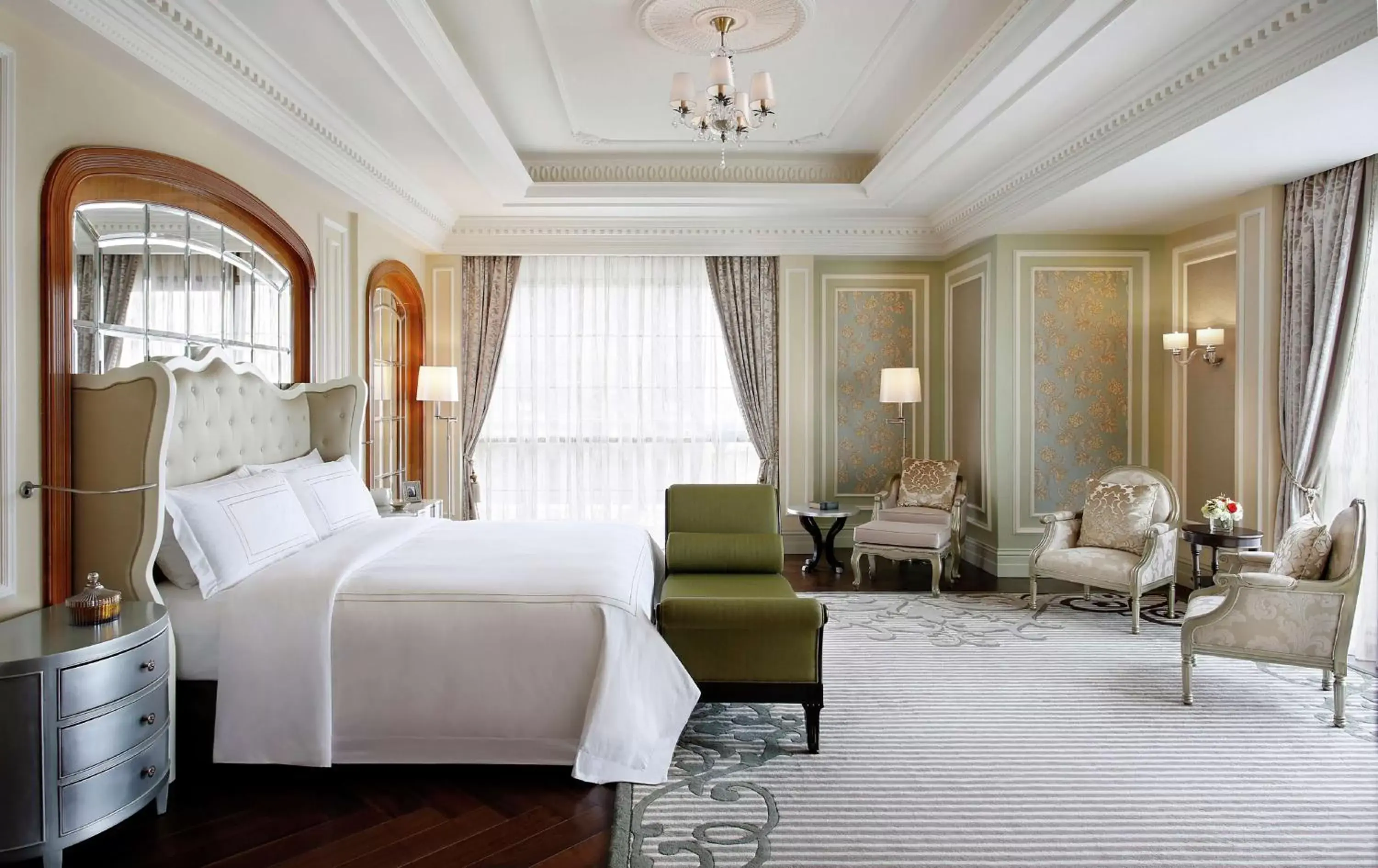 Living room in Habtoor Palace Dubai, LXR Hotels & Resorts