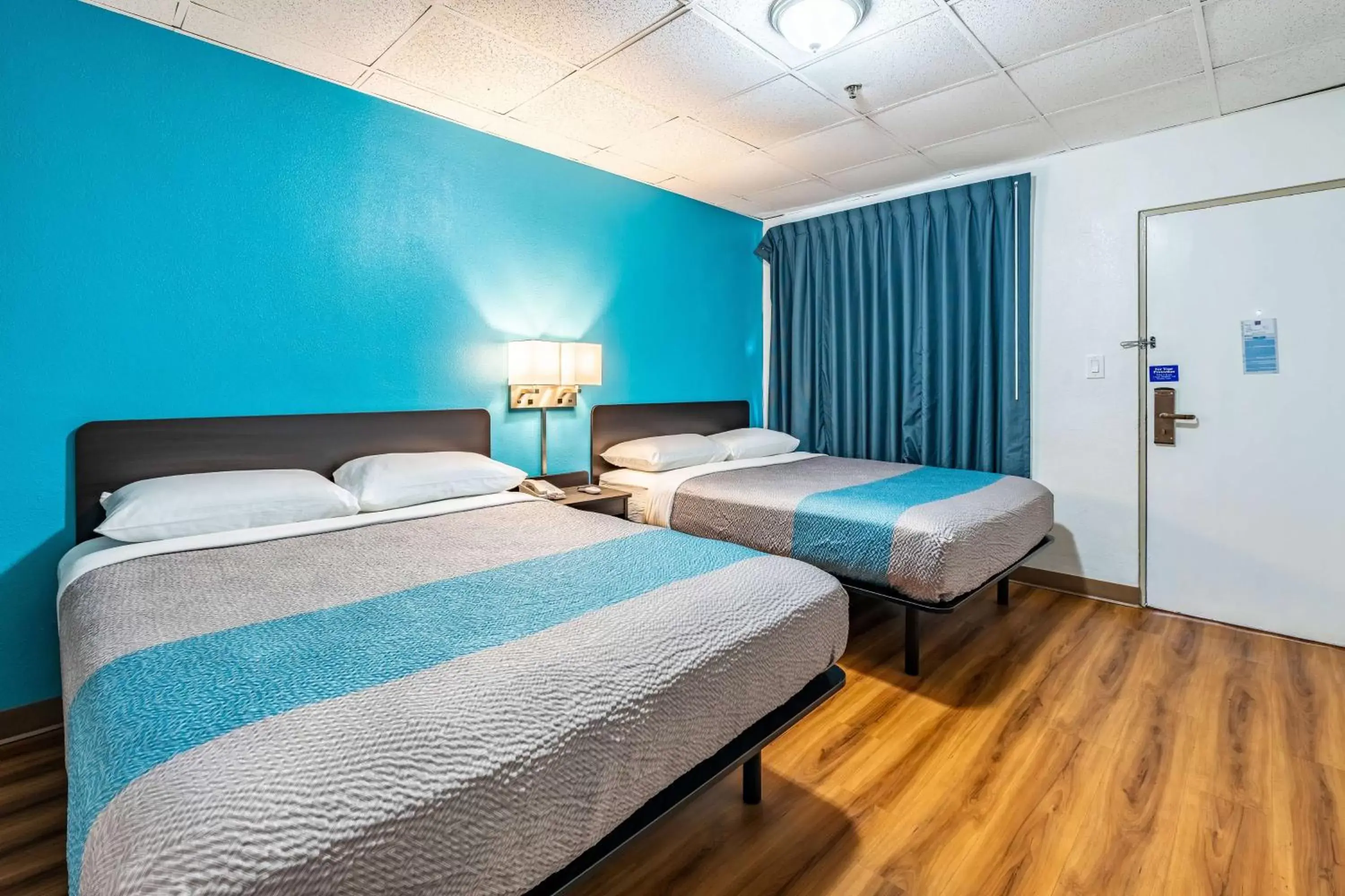 Quadruple Room - Smoking in Motel 6-Elmsford, NY - White Plains Quadruple Room - Smoking in Motel 6-Elmsford, NY - White Plains