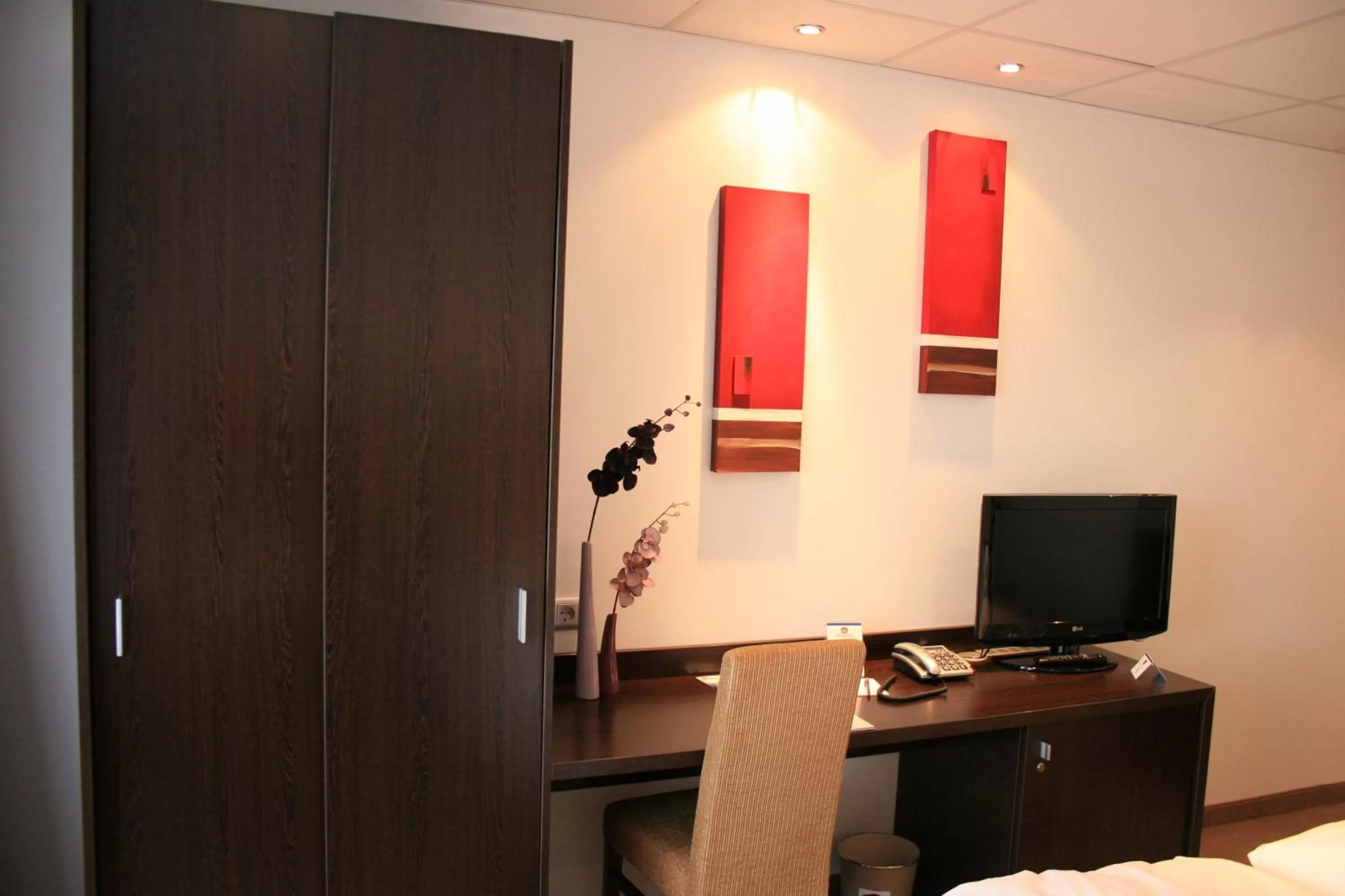 TV and multimedia in Best Western Hotel Jena