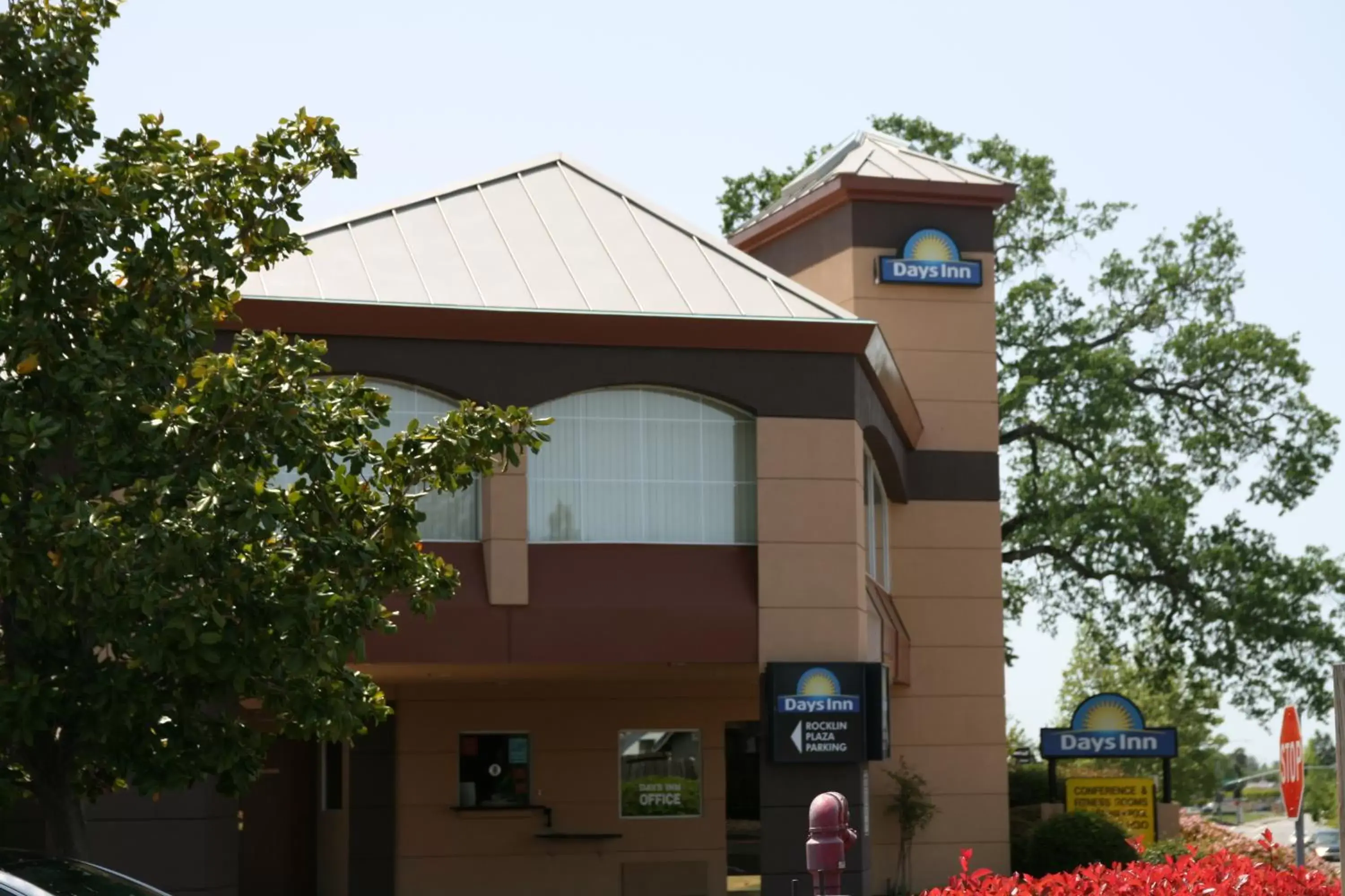 Facade/entrance, Property Building in Days Inn by Wyndham Rocklin/Sacramento