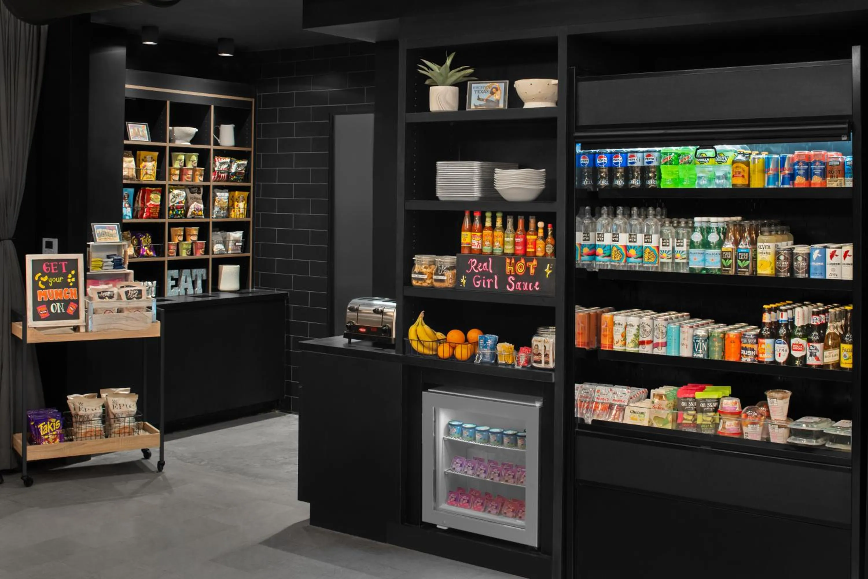 Food and drinks in Moxy Houston Downtown