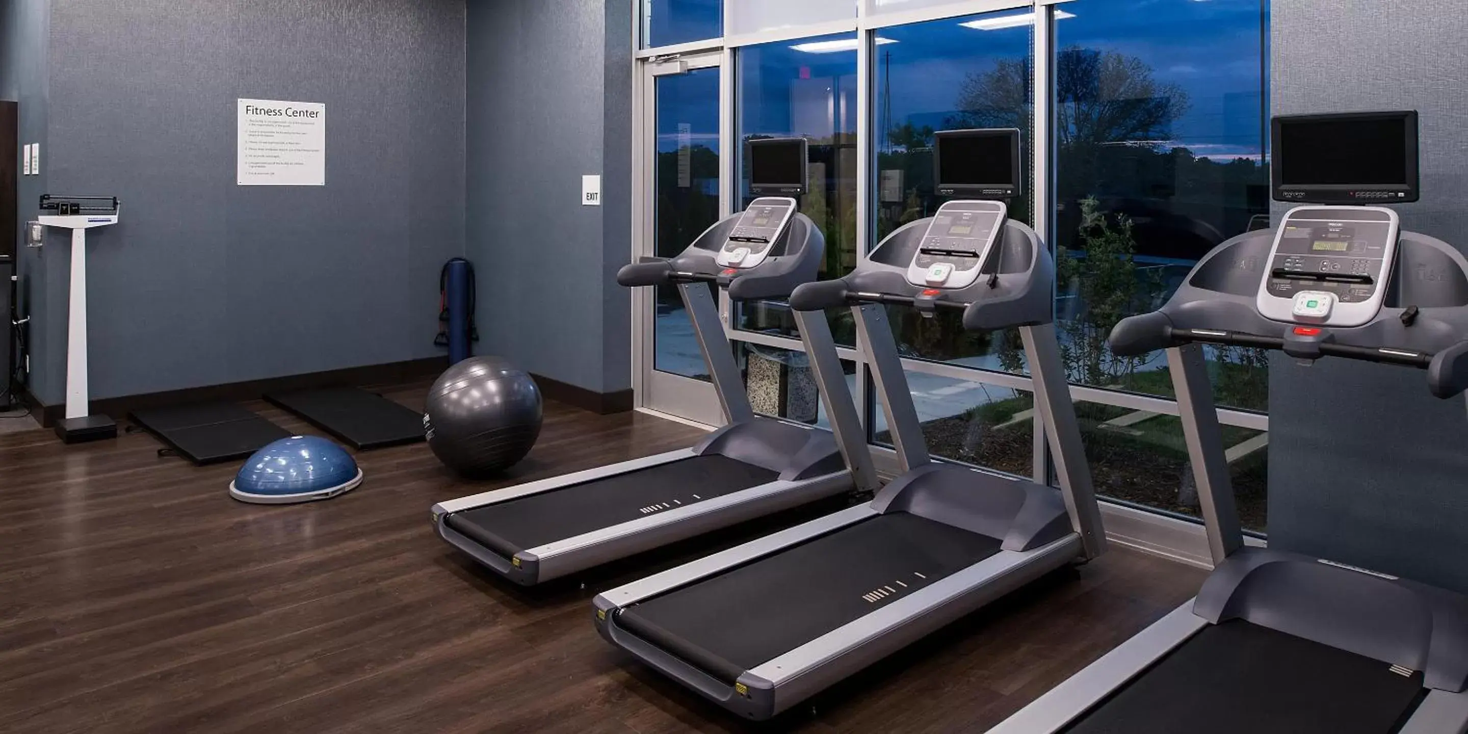 Fitness centre/facilities, Fitness Center/Facilities in Holiday Inn & Suites - Farmington Hills - Detroit NW, an IHG Hotel