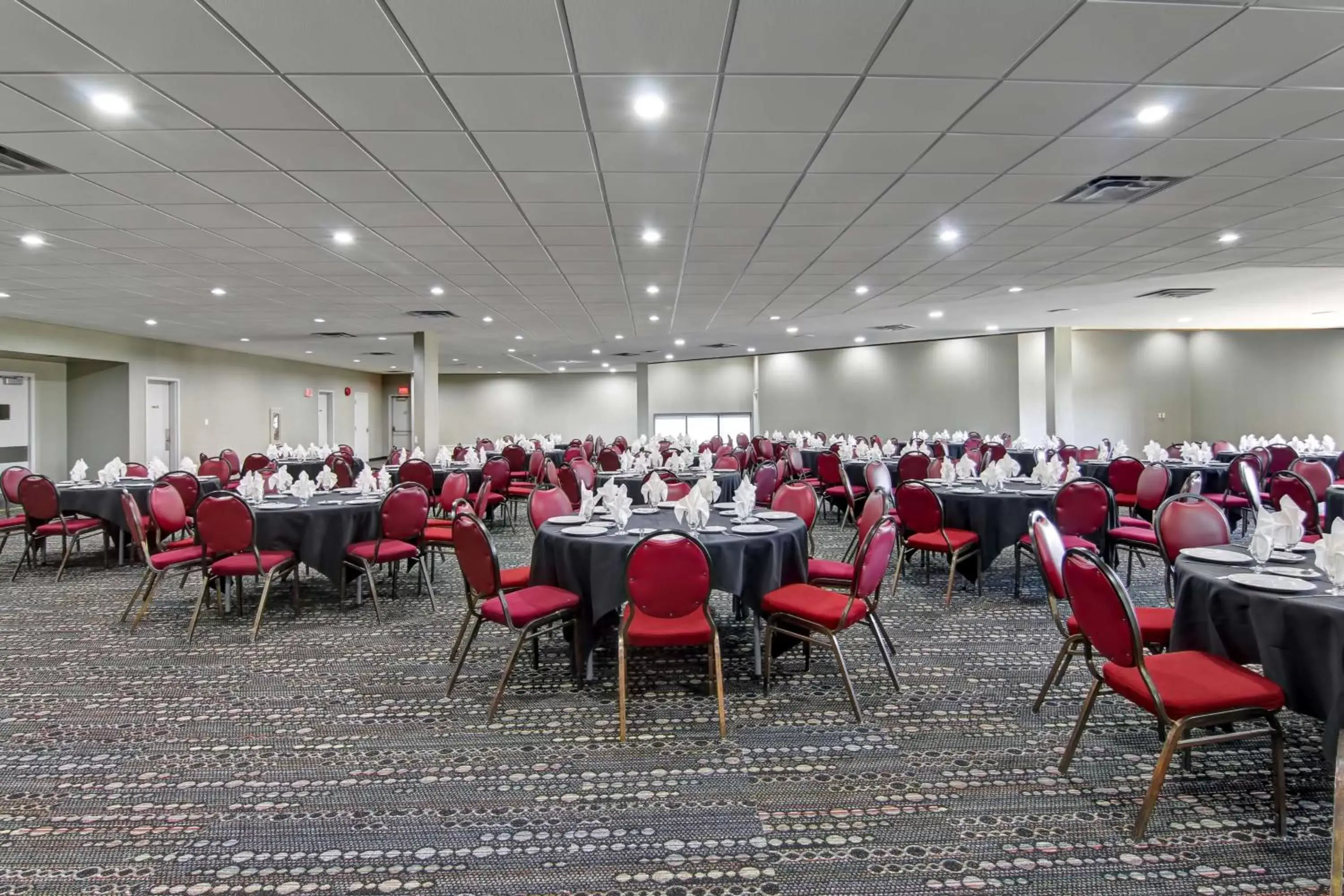 Meeting/conference room, Restaurant/Places to Eat in Coast West Edmonton Hotel & Conference Centre