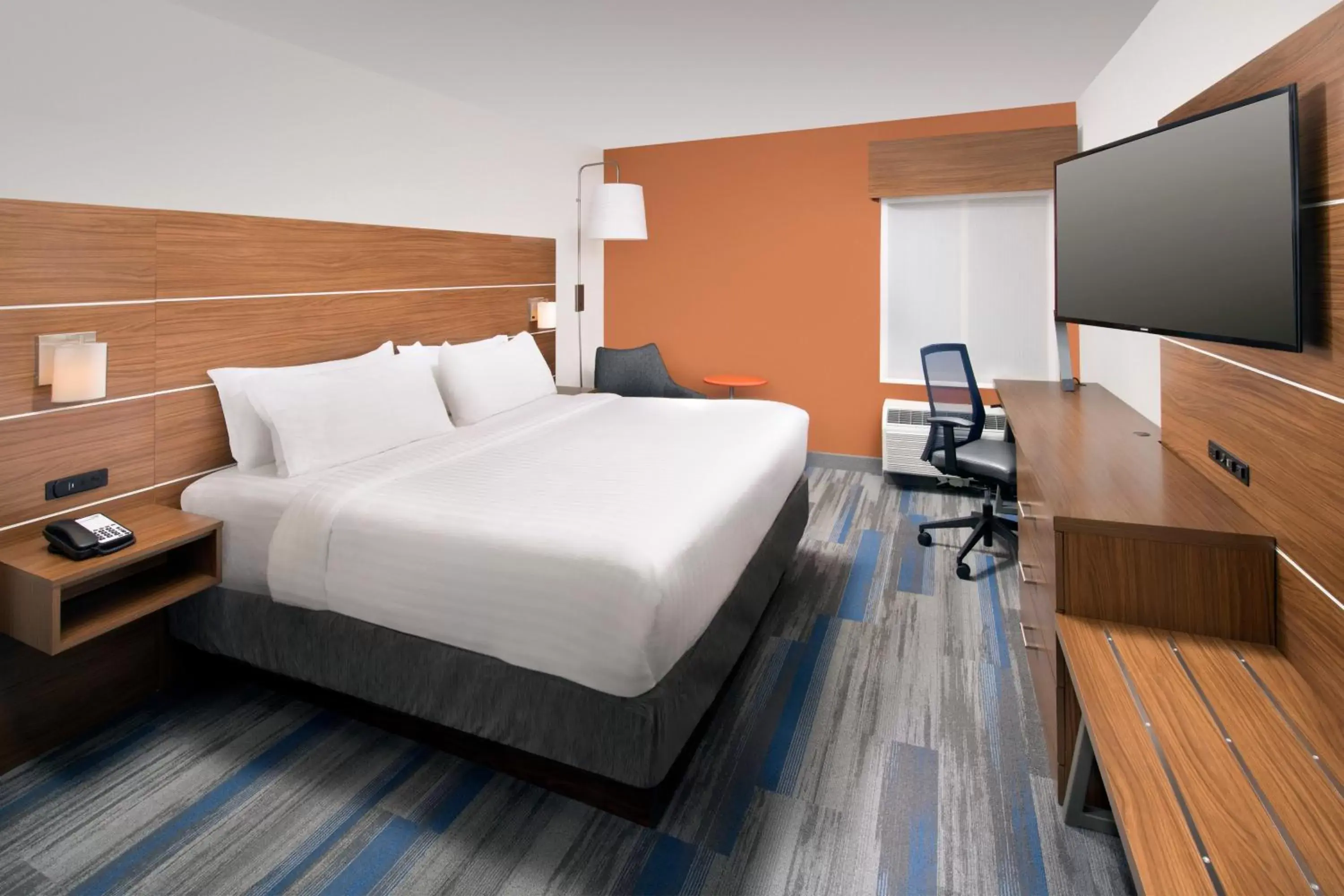 Photo of the whole room in Holiday Inn Express & Suites College Park - University Area, an IHG Hotel