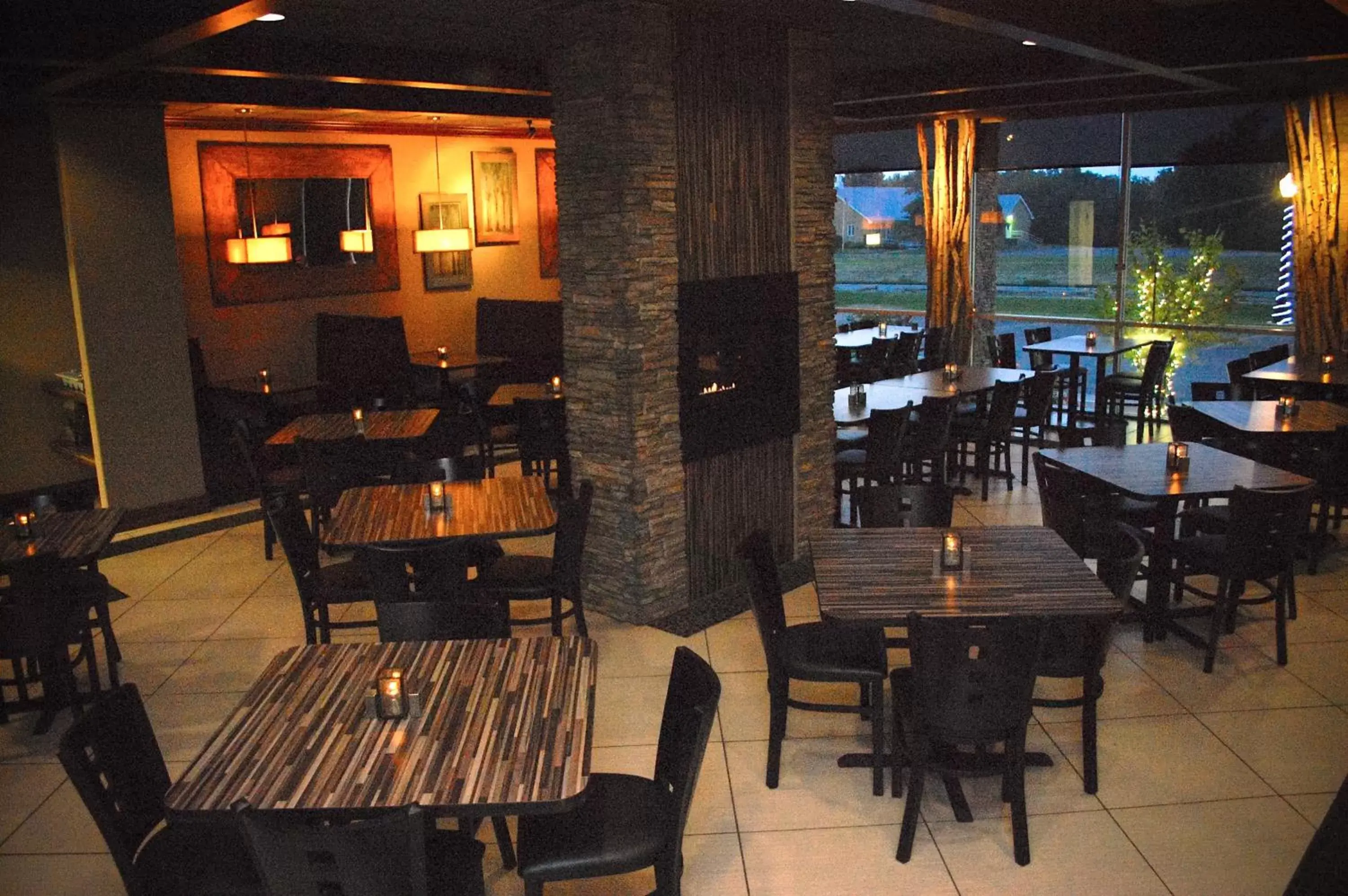 Restaurant/places to eat in Unique Suites Hotel Restaurant/places to eat in Unique Suites Hotel