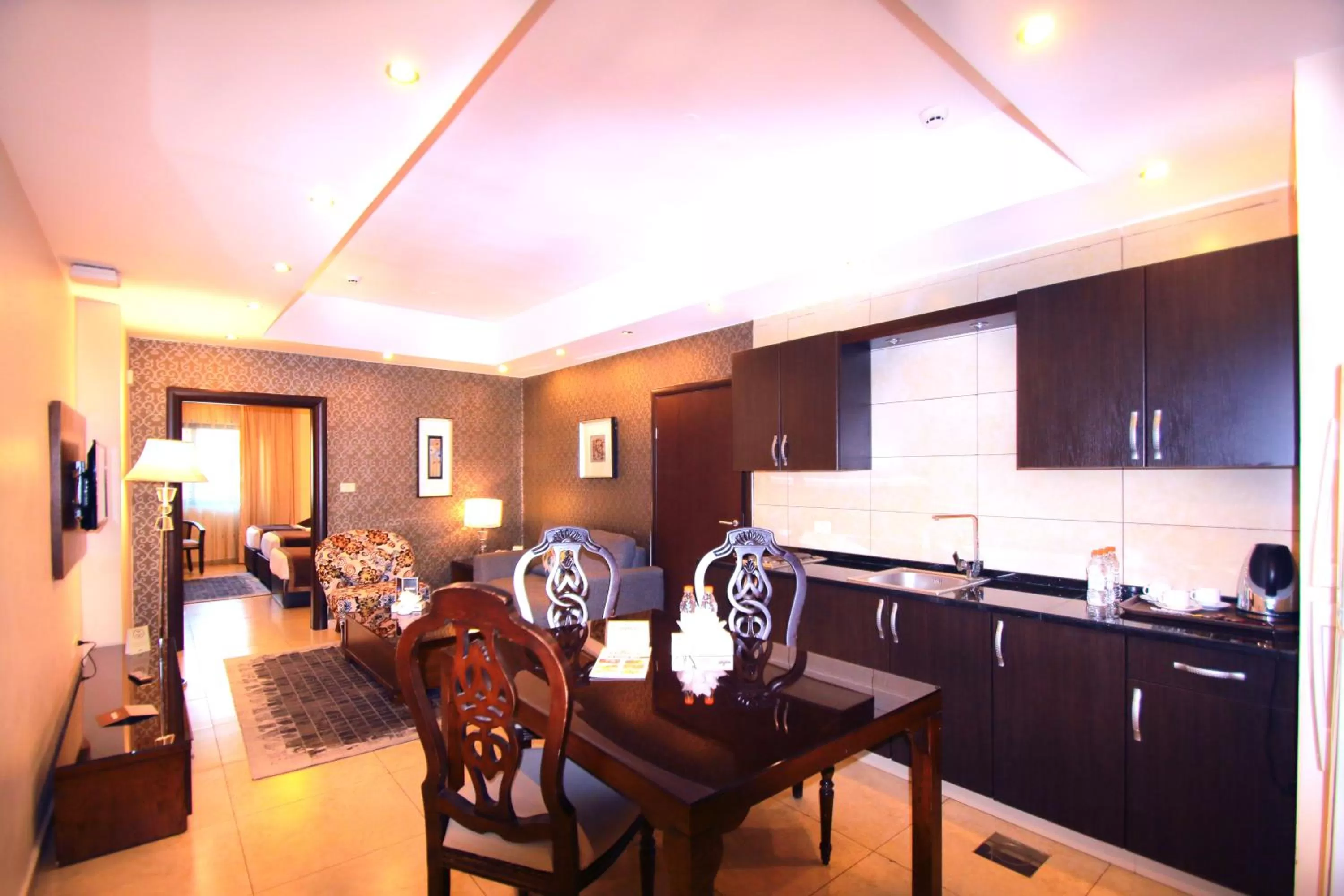 City Rose Hotel Suites