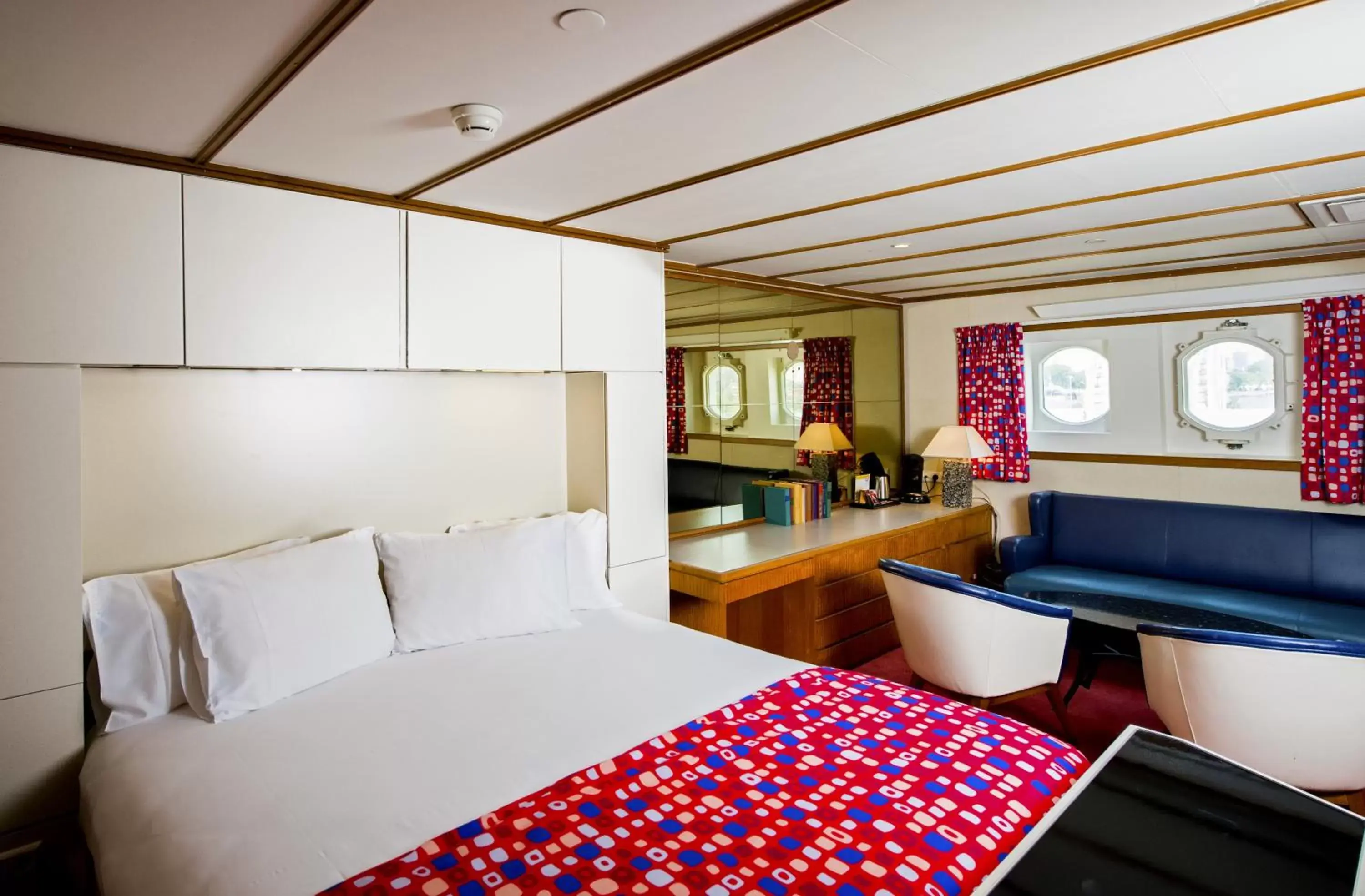 Bedroom, Bed in ss Rotterdam Hotel en Restaurants