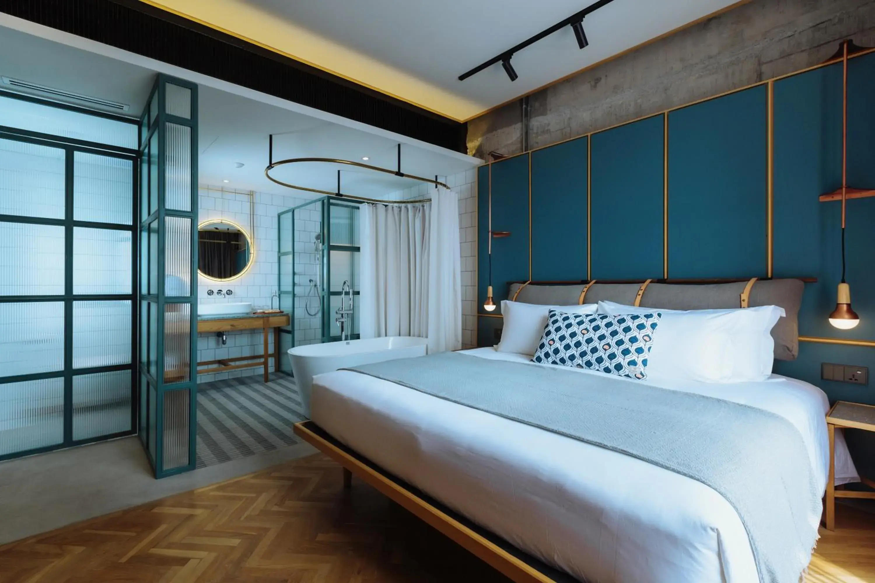 Bedroom, Bed in KLoe Hotel