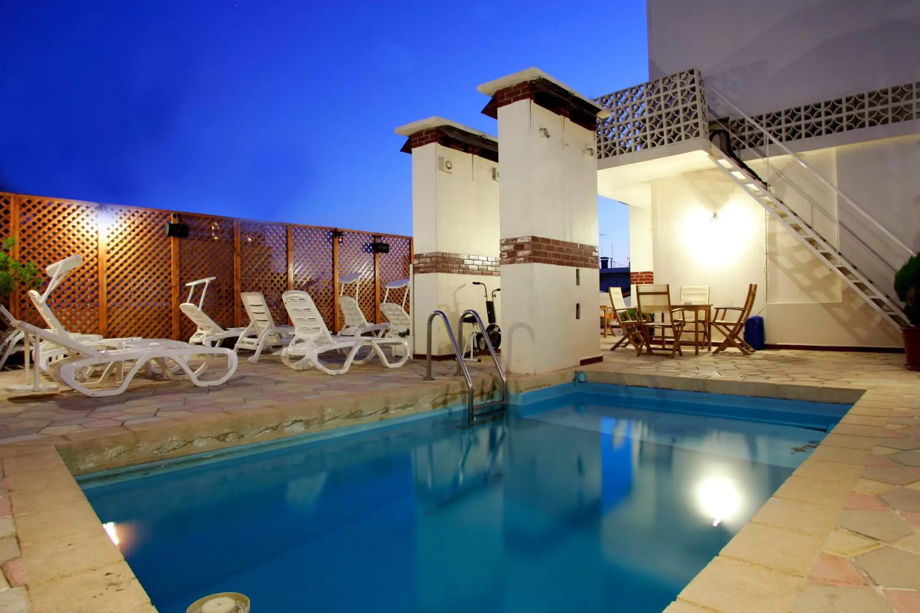 Swimming Pool in The Mayflower Hotel