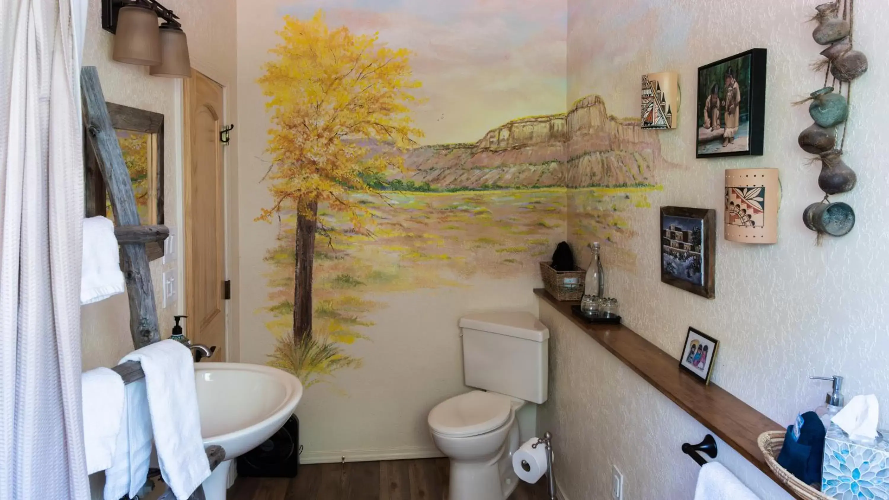 Bathroom in Red Horse Bed and Breakfast