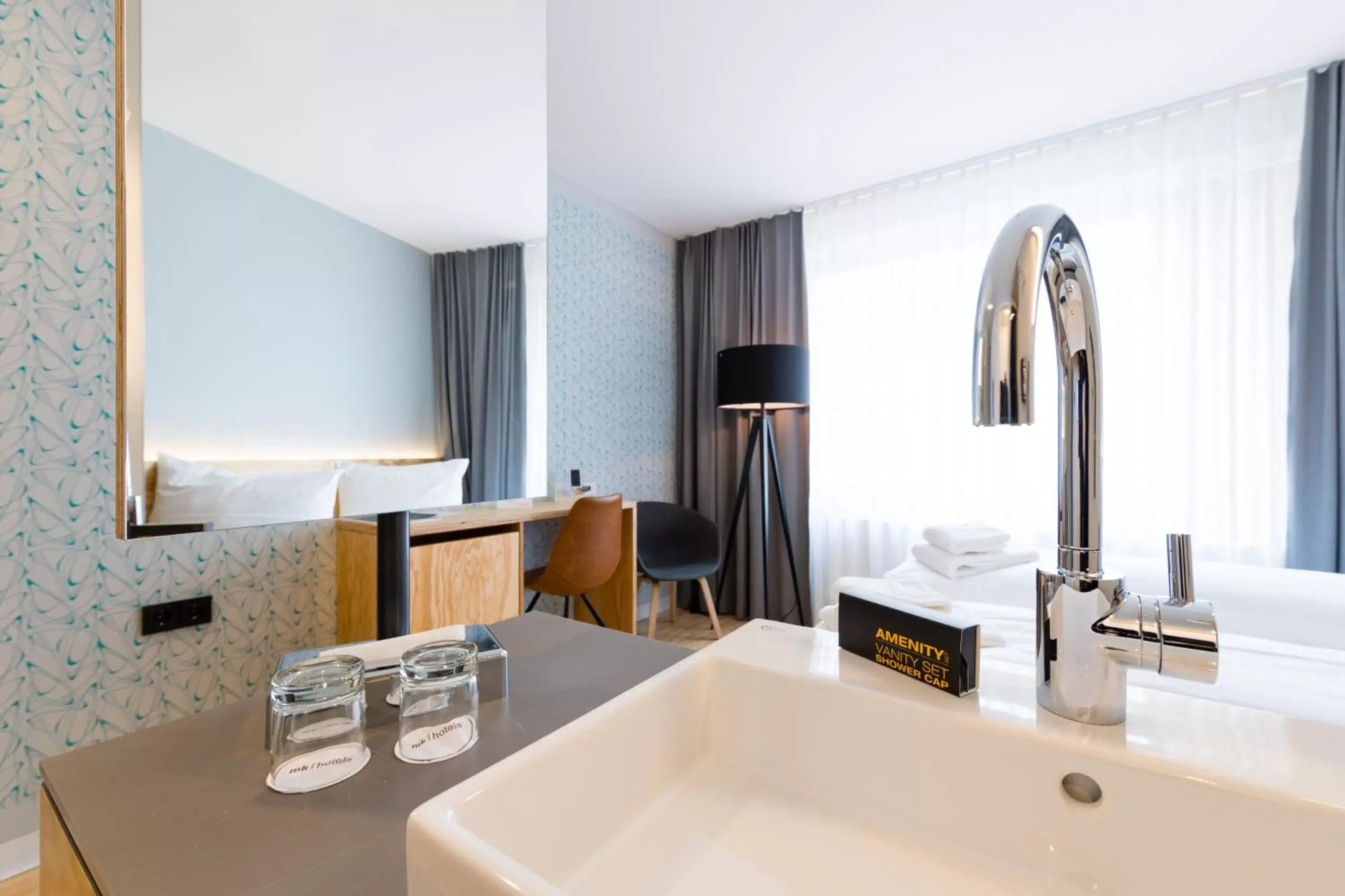 Photo of the whole room, Bathroom in mk | hotel münchen city