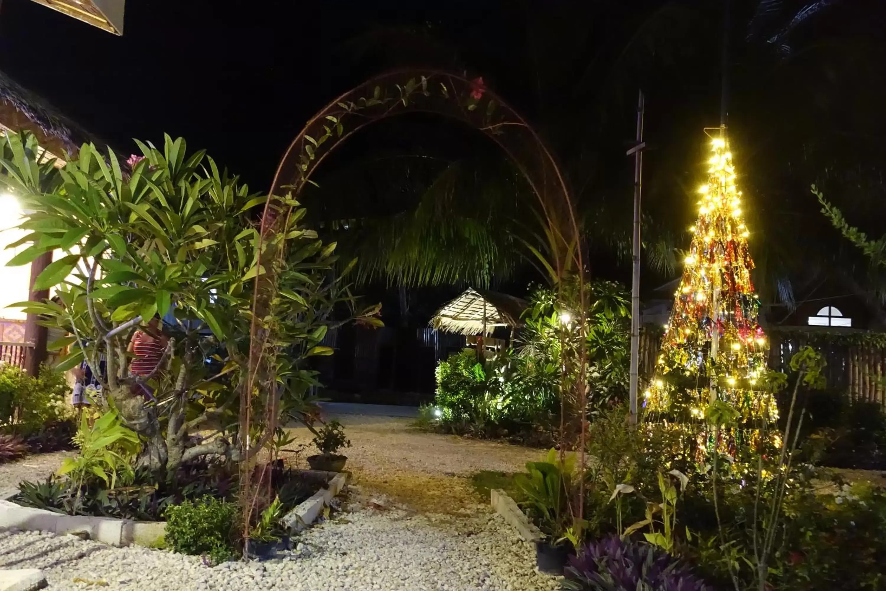 Facade/entrance, Garden in New Village Lodge