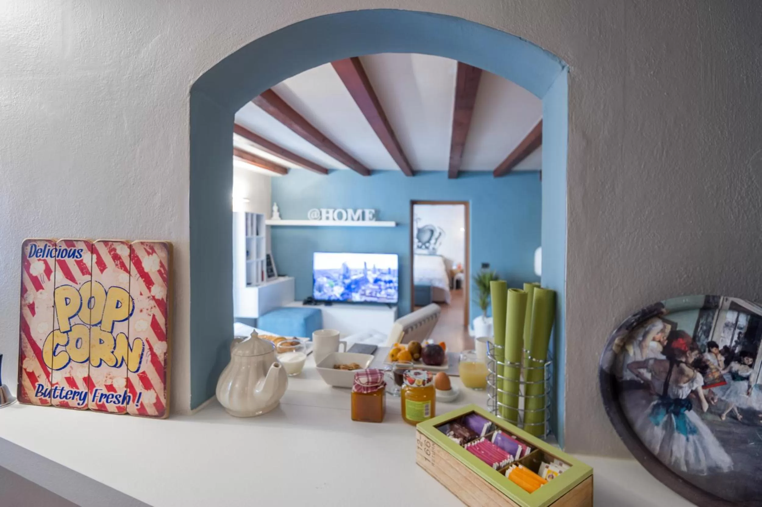 Communal lounge/ TV room in Moscova Luxury B&B