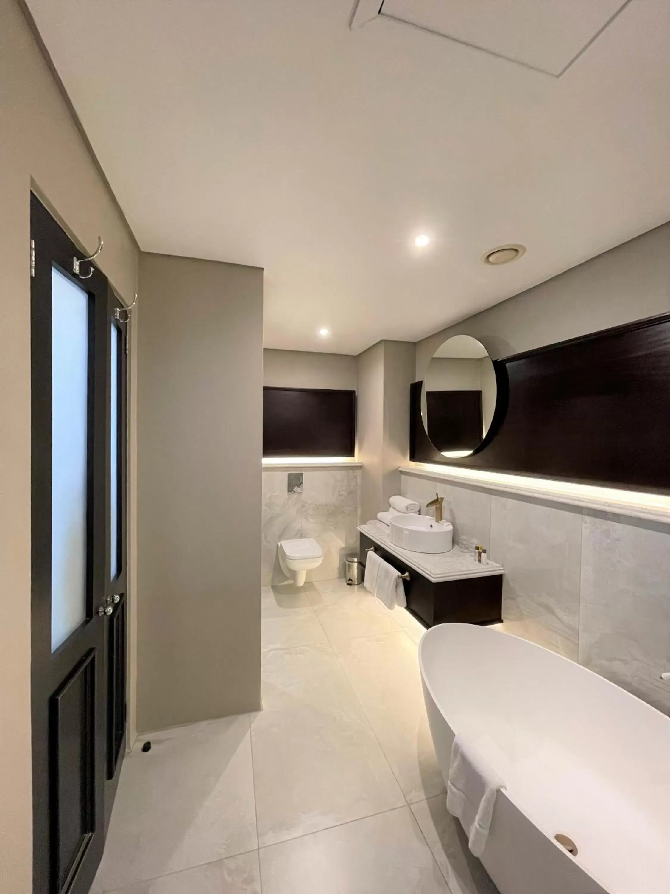 Bathroom, Kitchen/Kitchenette in Premier Hotel Cape Town