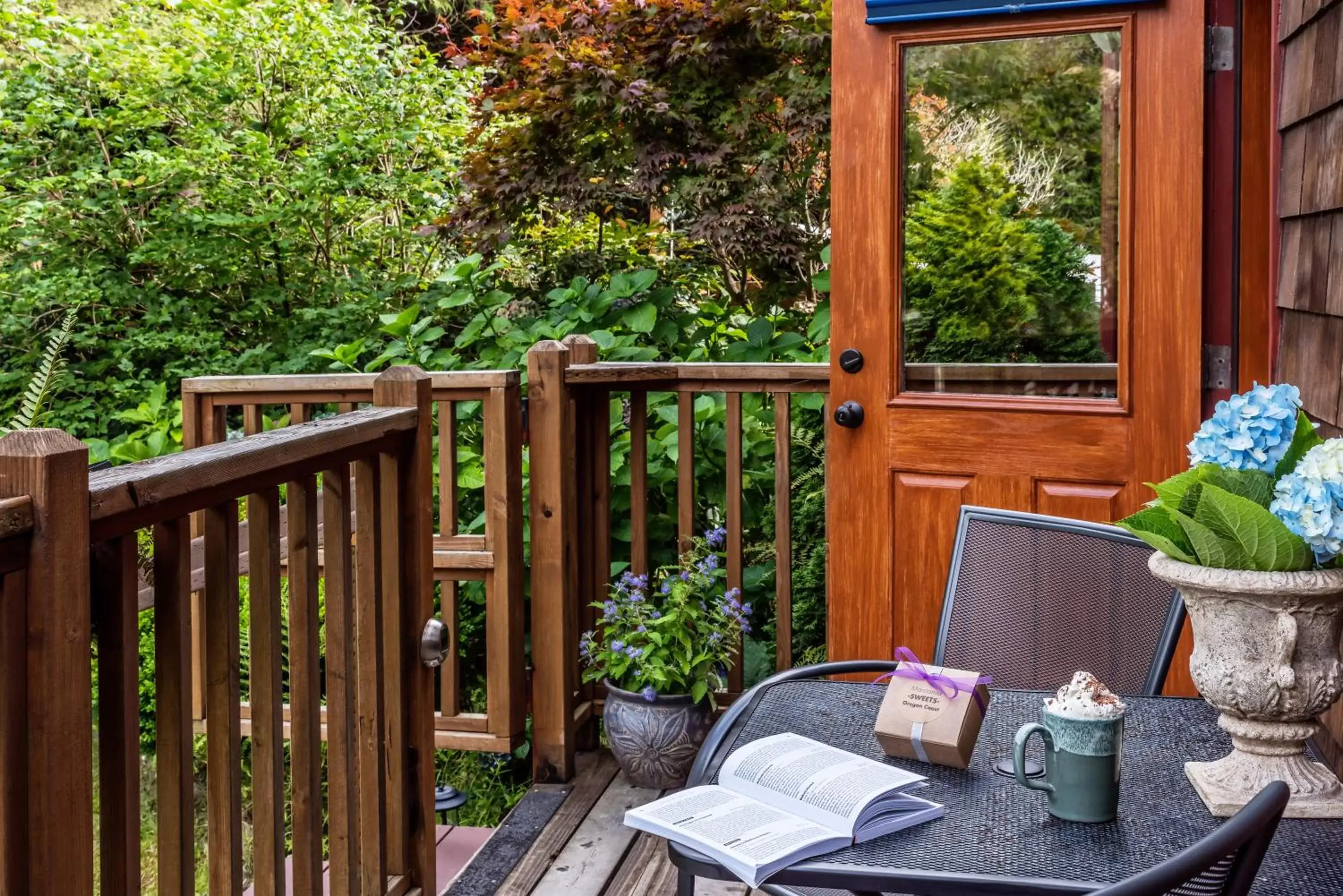 Balcony/Terrace in Arch Cape Inn and Retreat