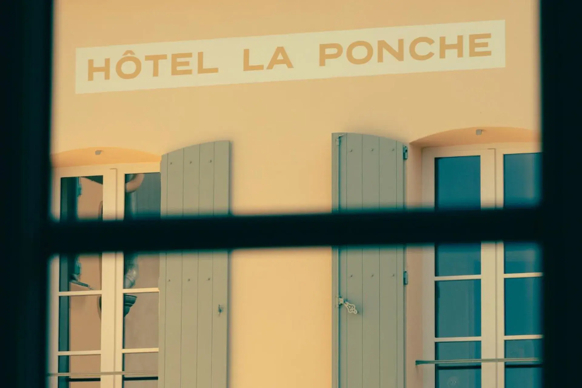 Property building in Hotel la Ponche
