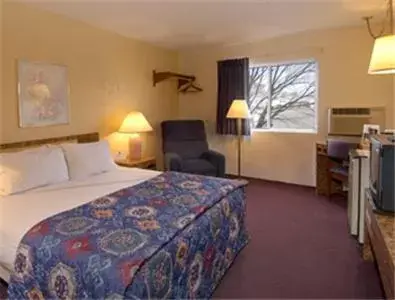 Photo of the whole room, Bed in Super 8 by Wyndham Socorro