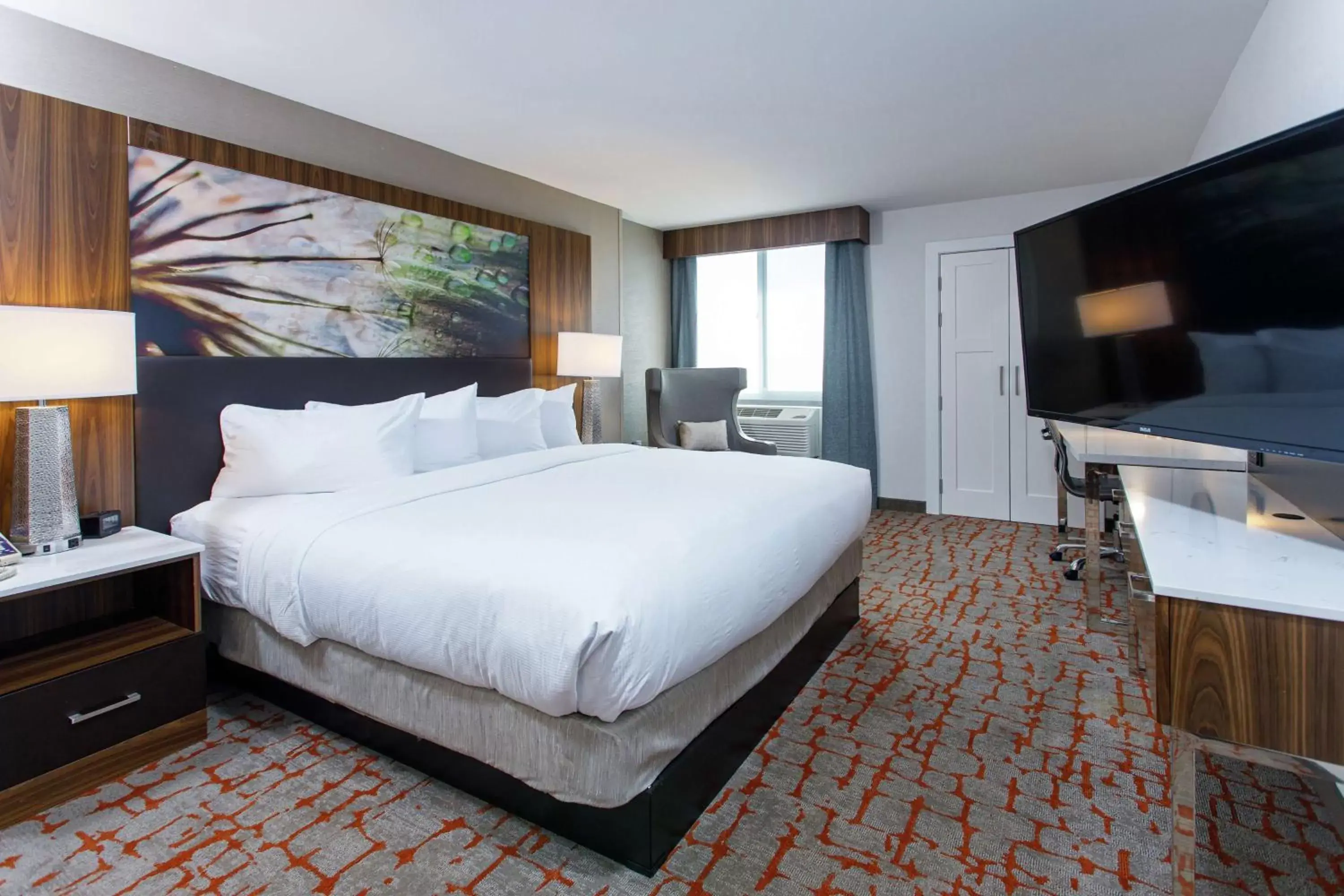 Bedroom, Bed in DoubleTree by Hilton Appleton, WI