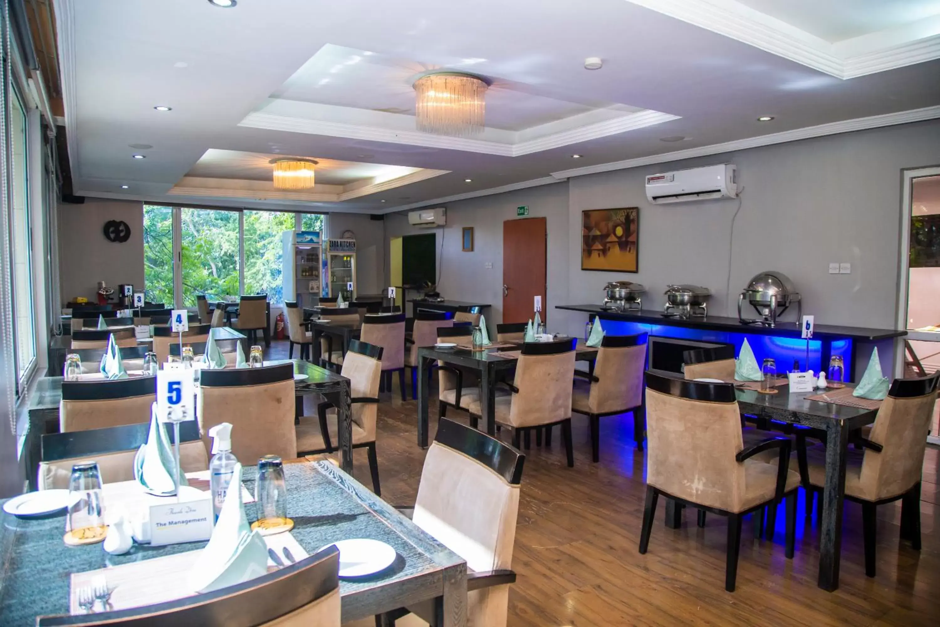 Breakfast, Restaurant/Places to Eat in Airside Hotel