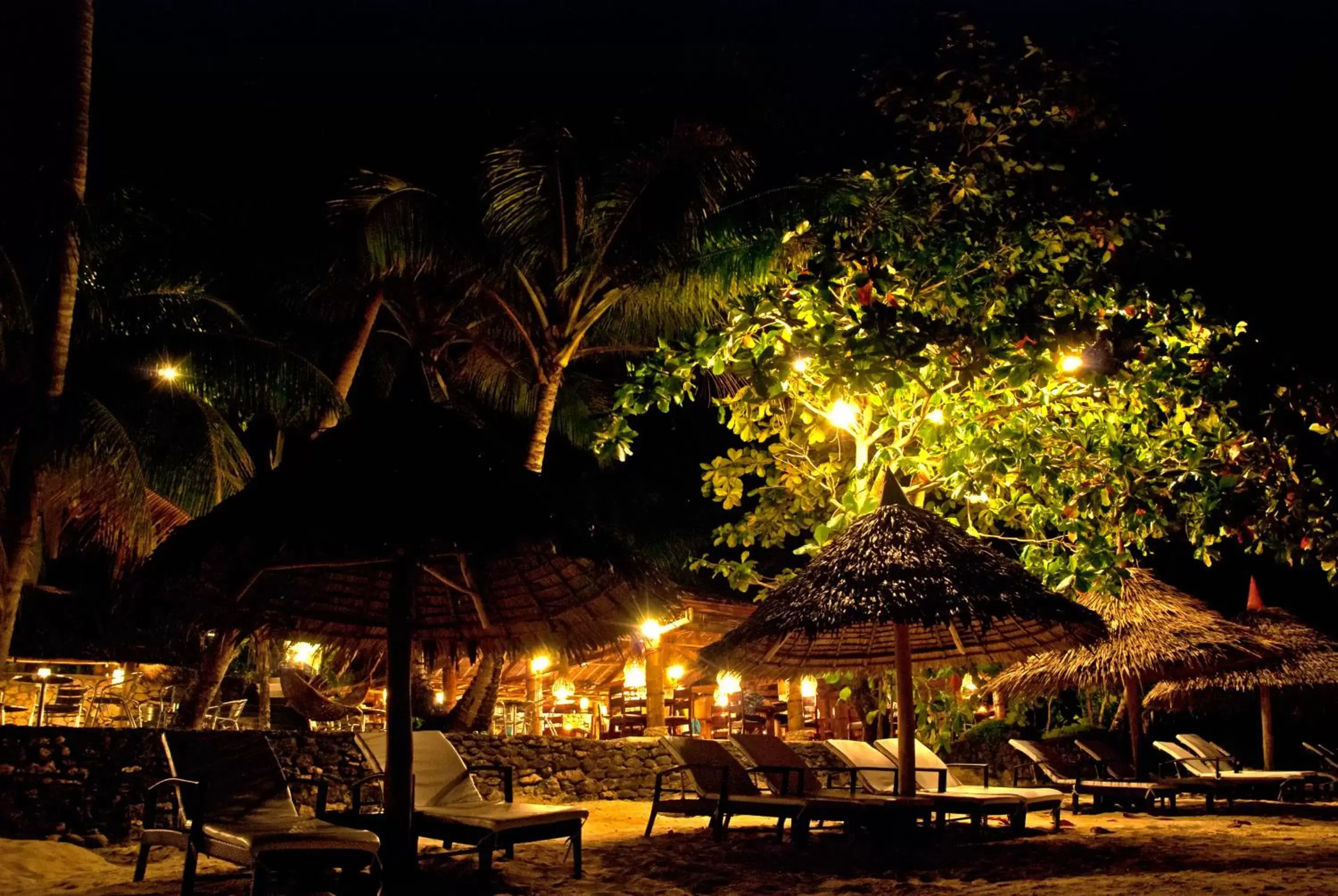 Restaurant/places to eat in Easy Diving and Beach Resort