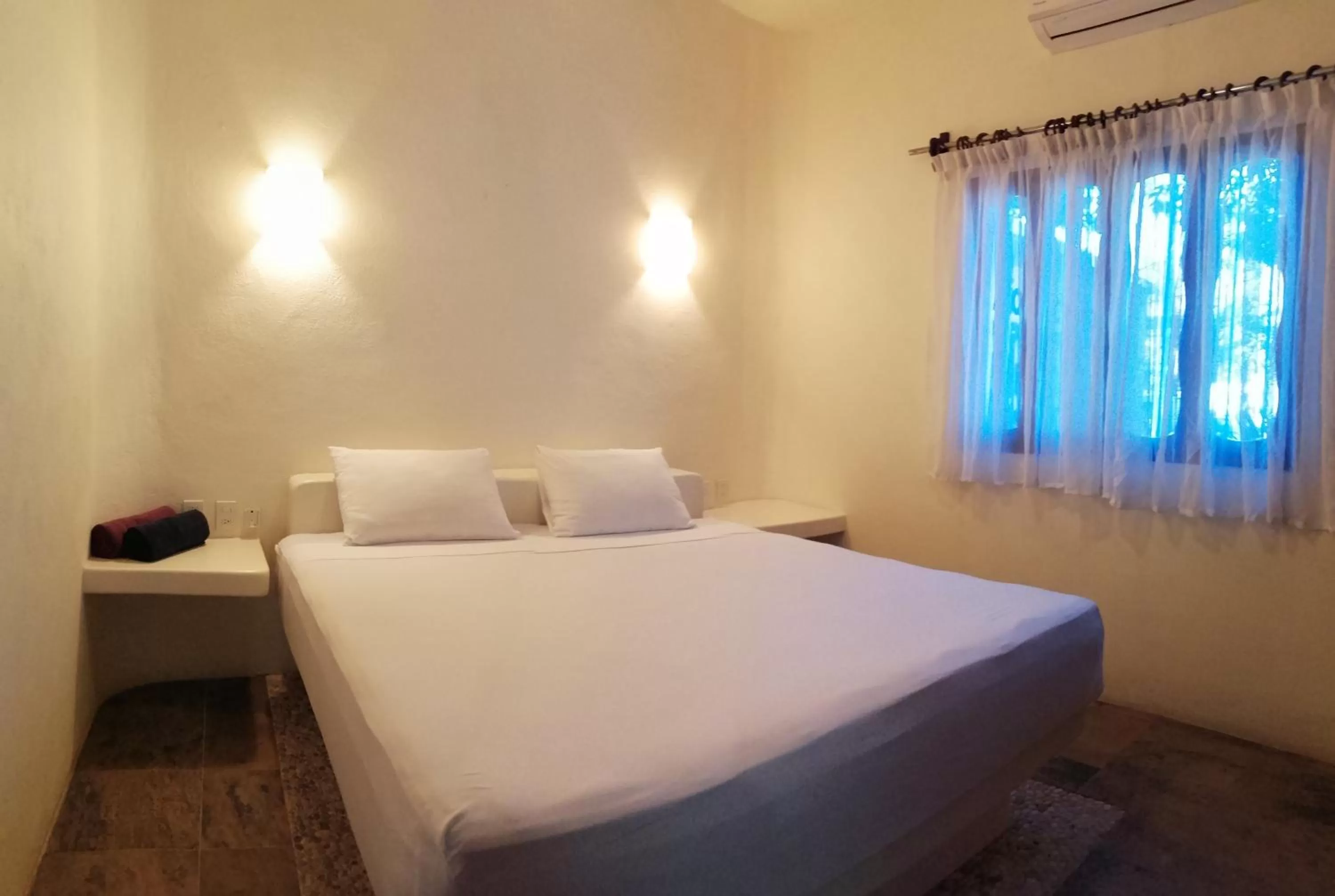 Bed in Ceiba Studios