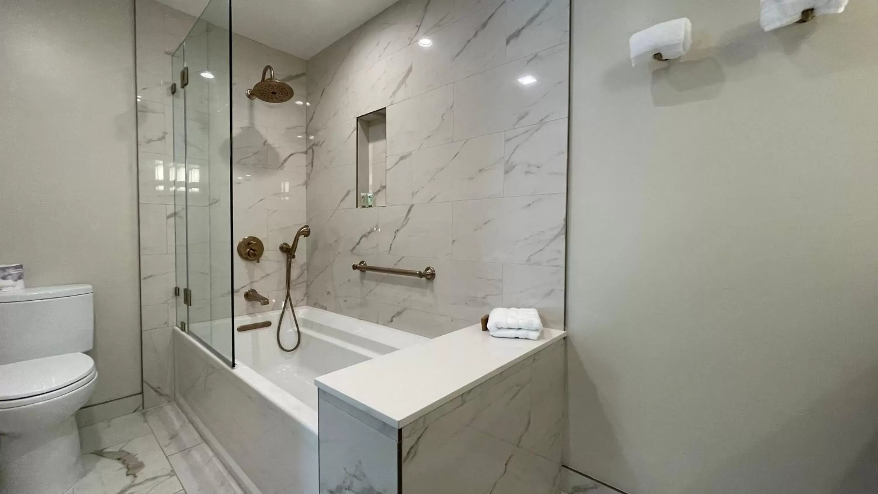 Bathroom in The Jack London Lodge