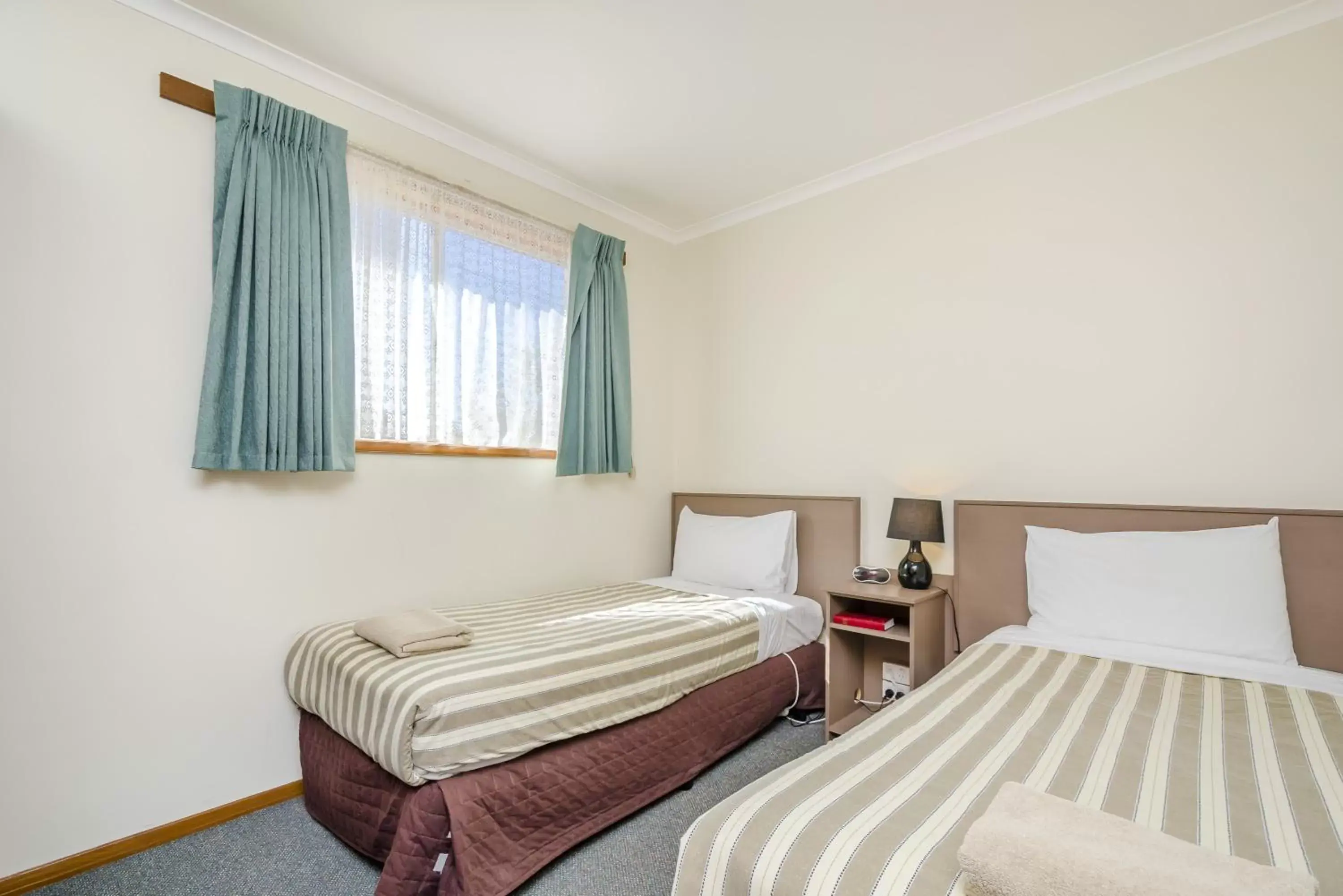 Photo of the whole room, Bed in Werribee Motel and Apartments