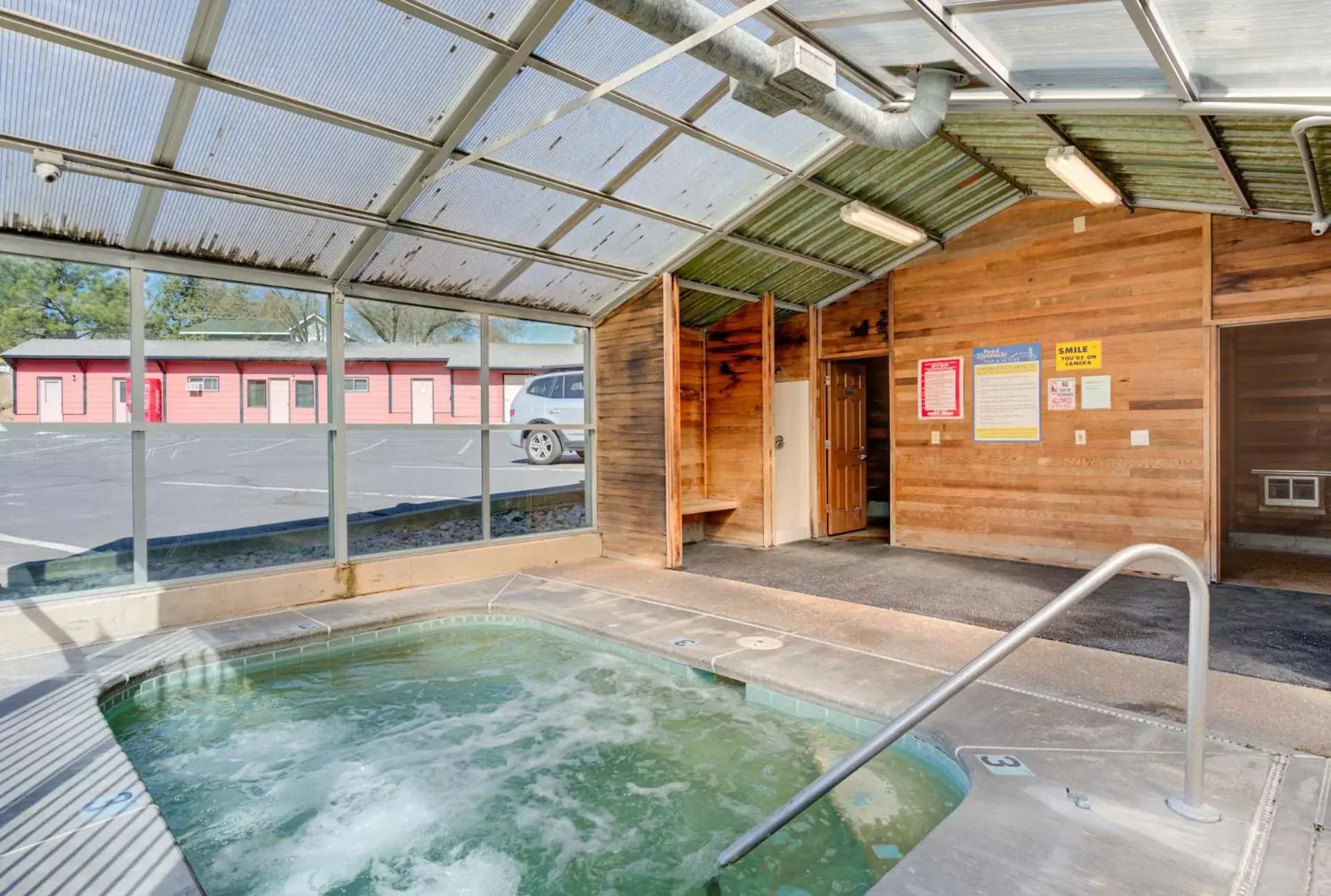 Hot Tub, Swimming Pool in Bend Riverside Condos