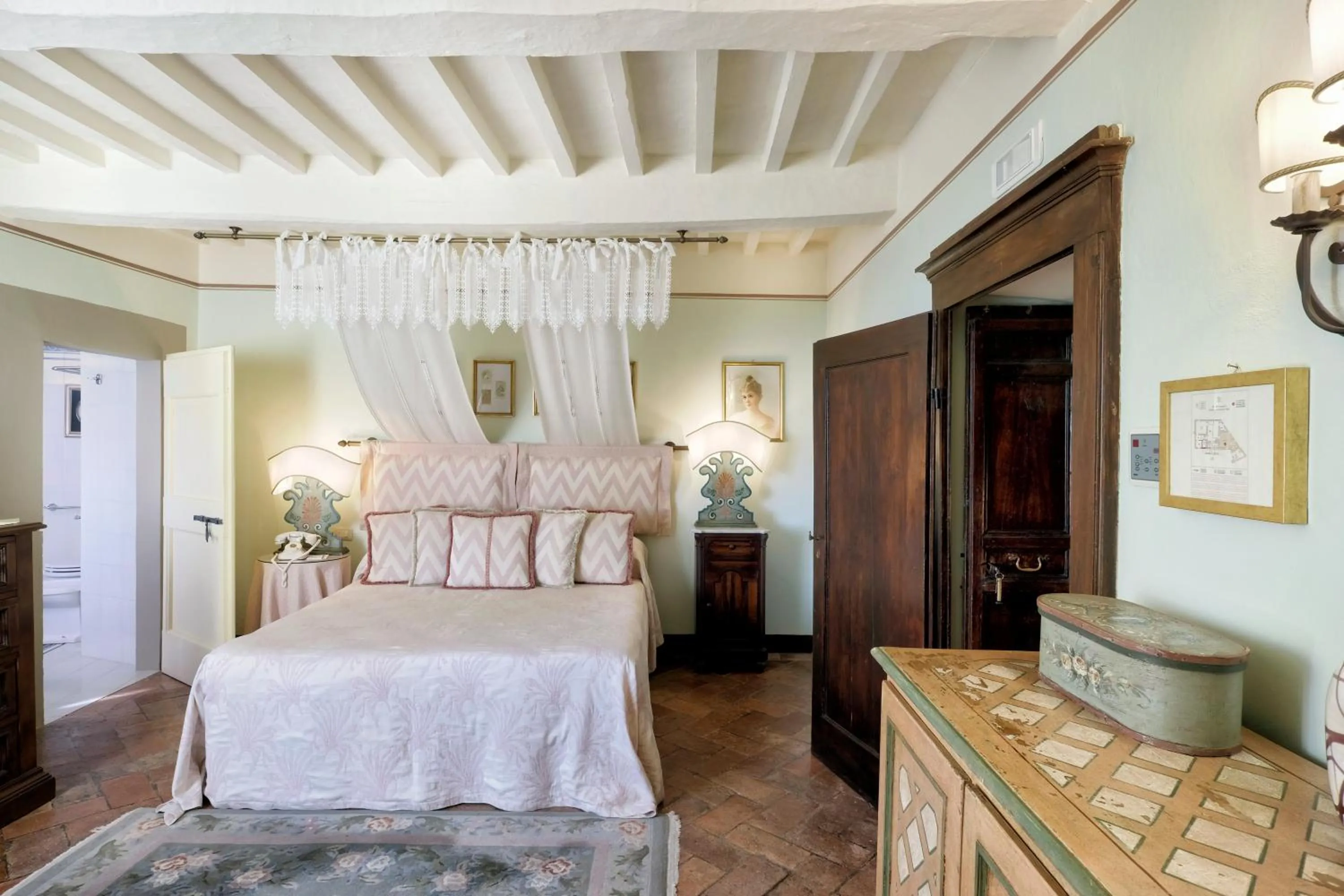 Bedroom, Bed in Il Falconiere Relais & Spa