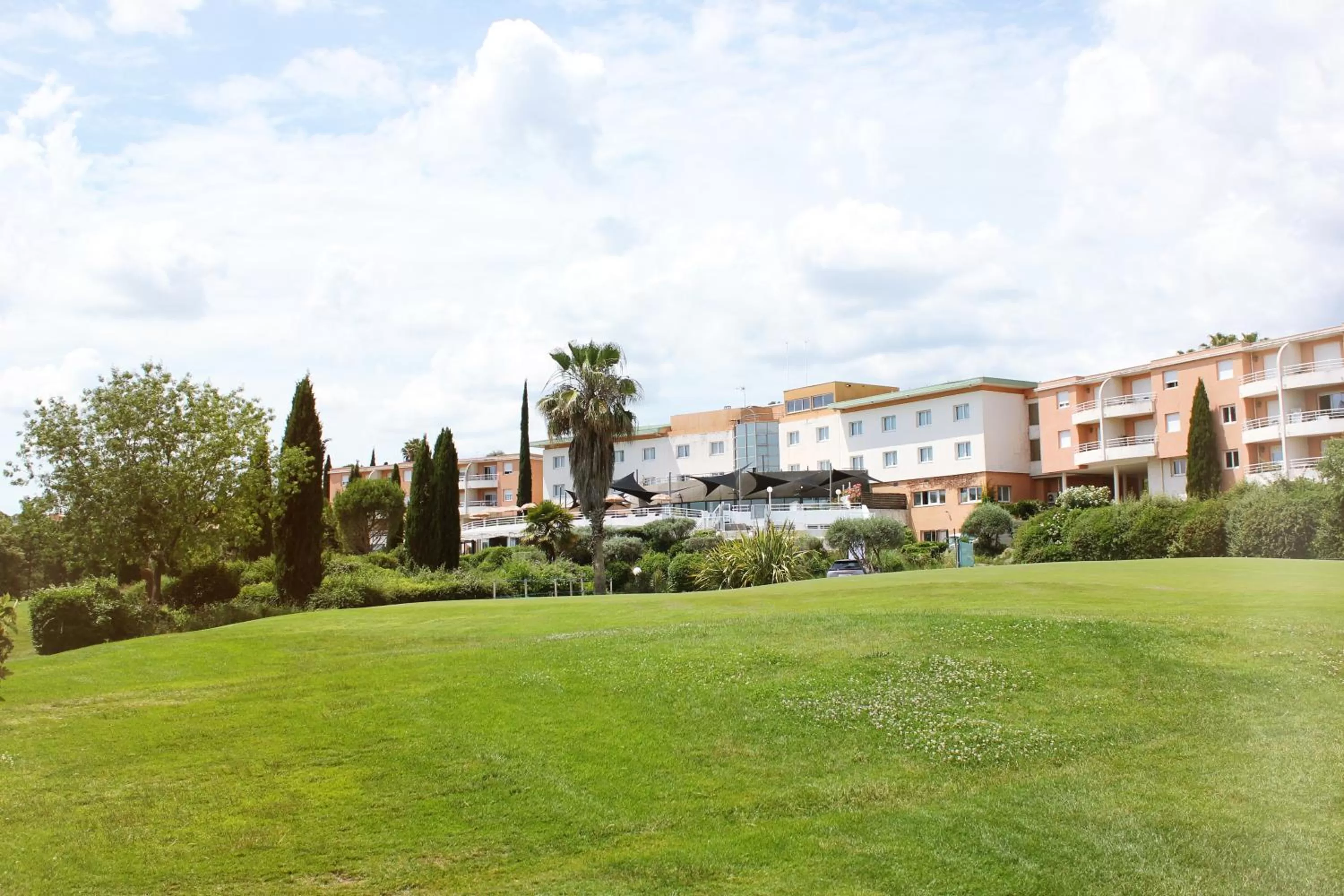 Property building in Hôtel Golf Fontcaude