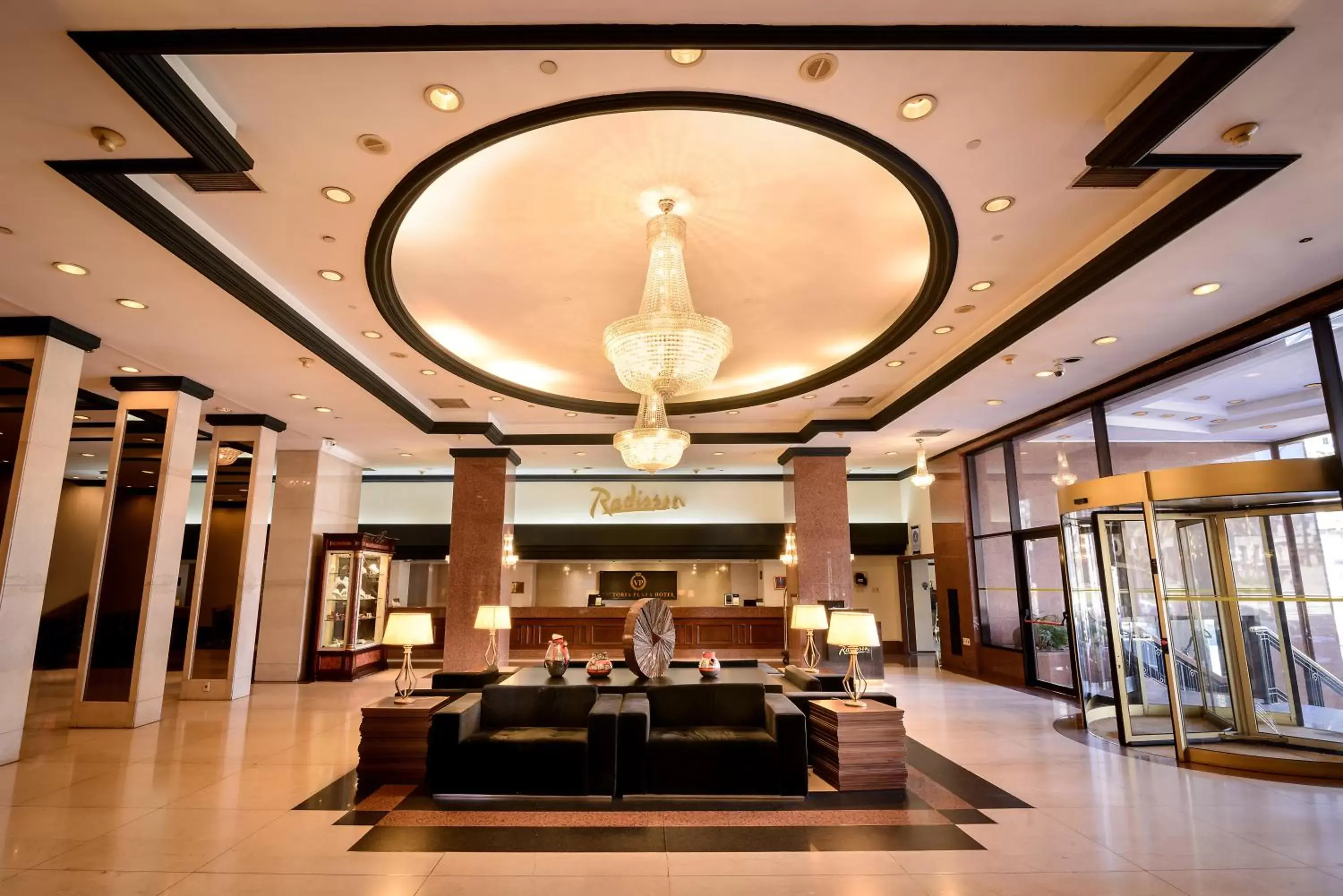 Lobby or reception, Restaurant/Places to Eat in Radisson Montevideo Victoria Plaza