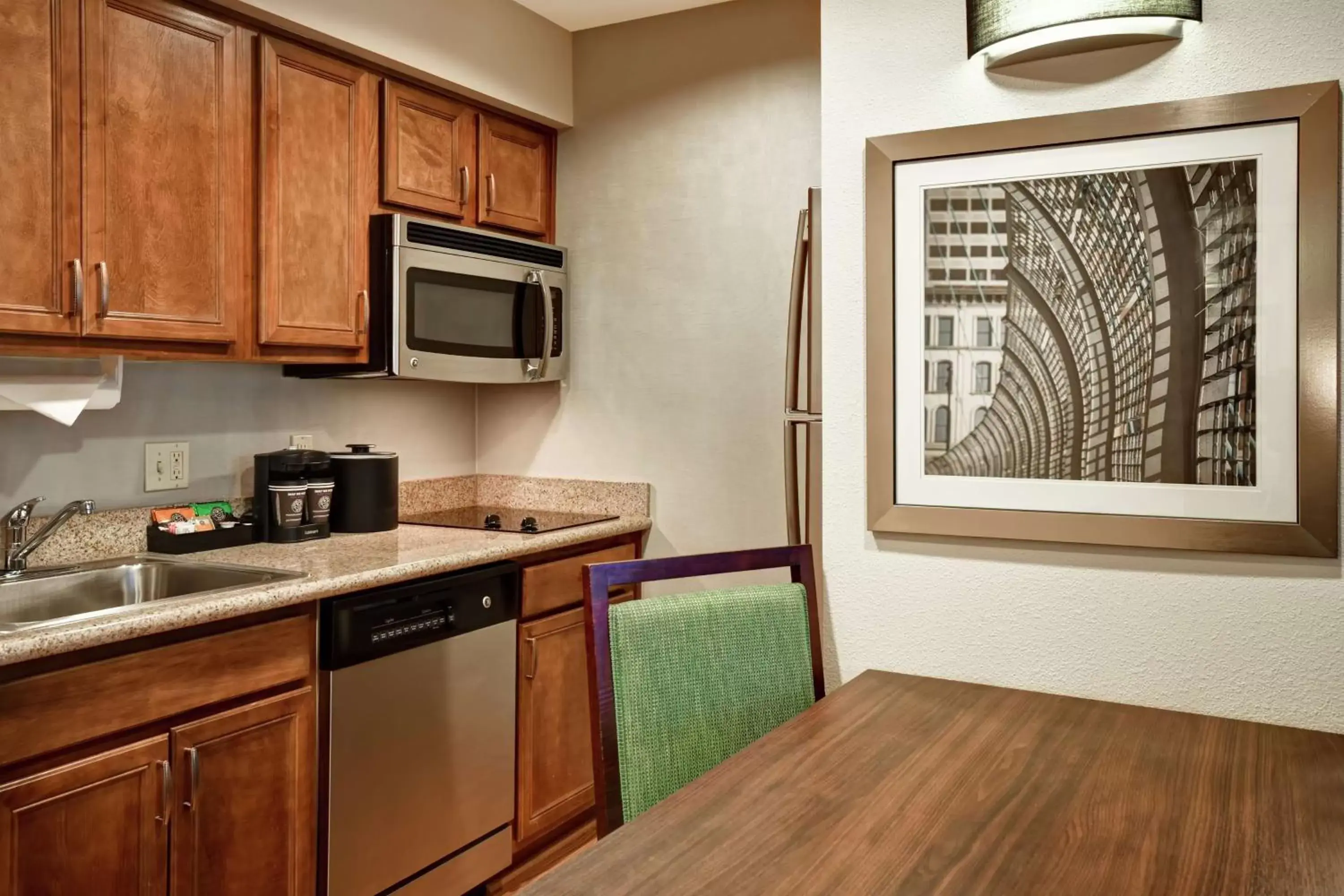 Kitchen or kitchenette, Kitchen/Kitchenette in Homewood Suites by Hilton Cincinnati-Milford