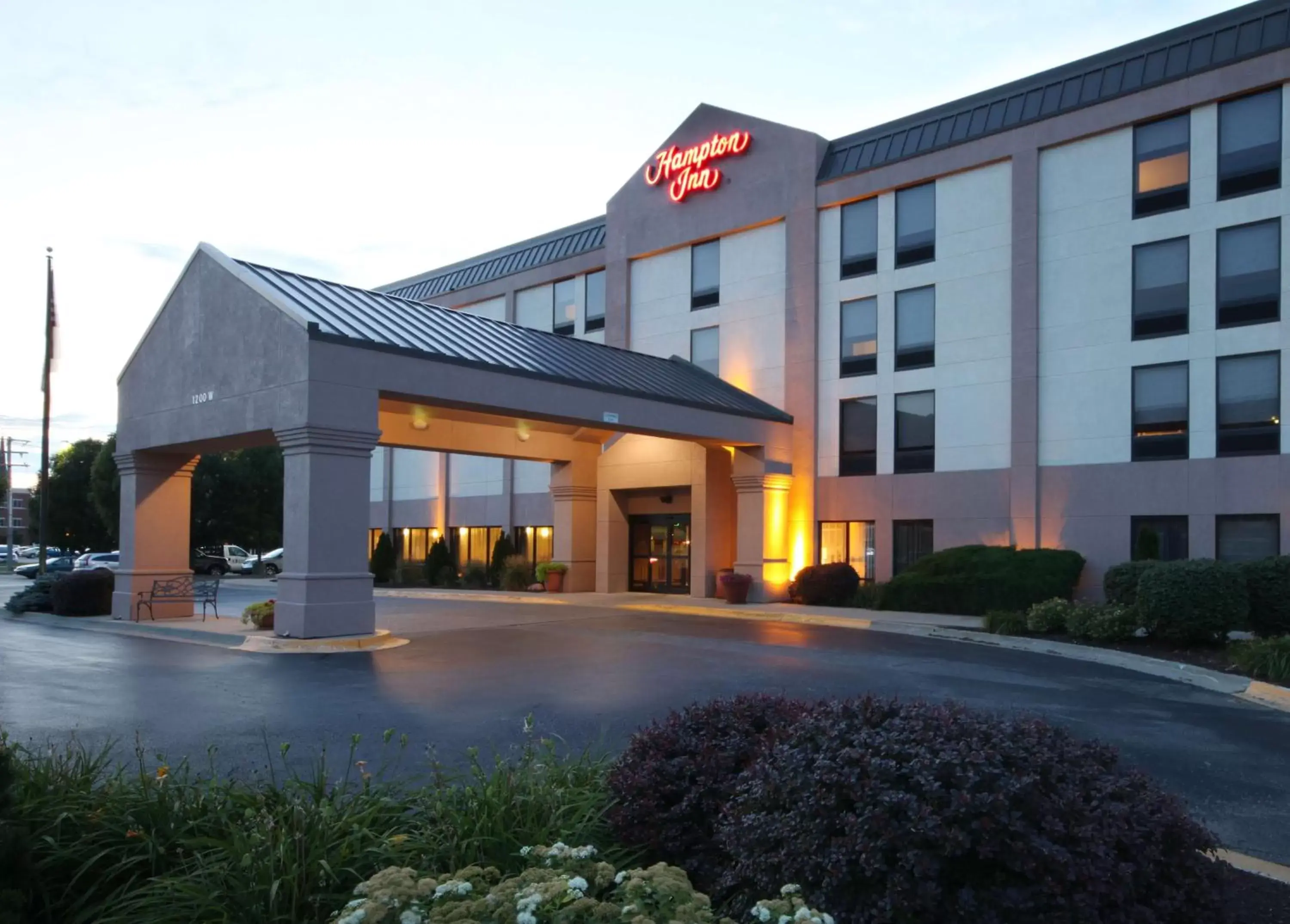 Property Building in Hampton Inn Champaign/Urbana