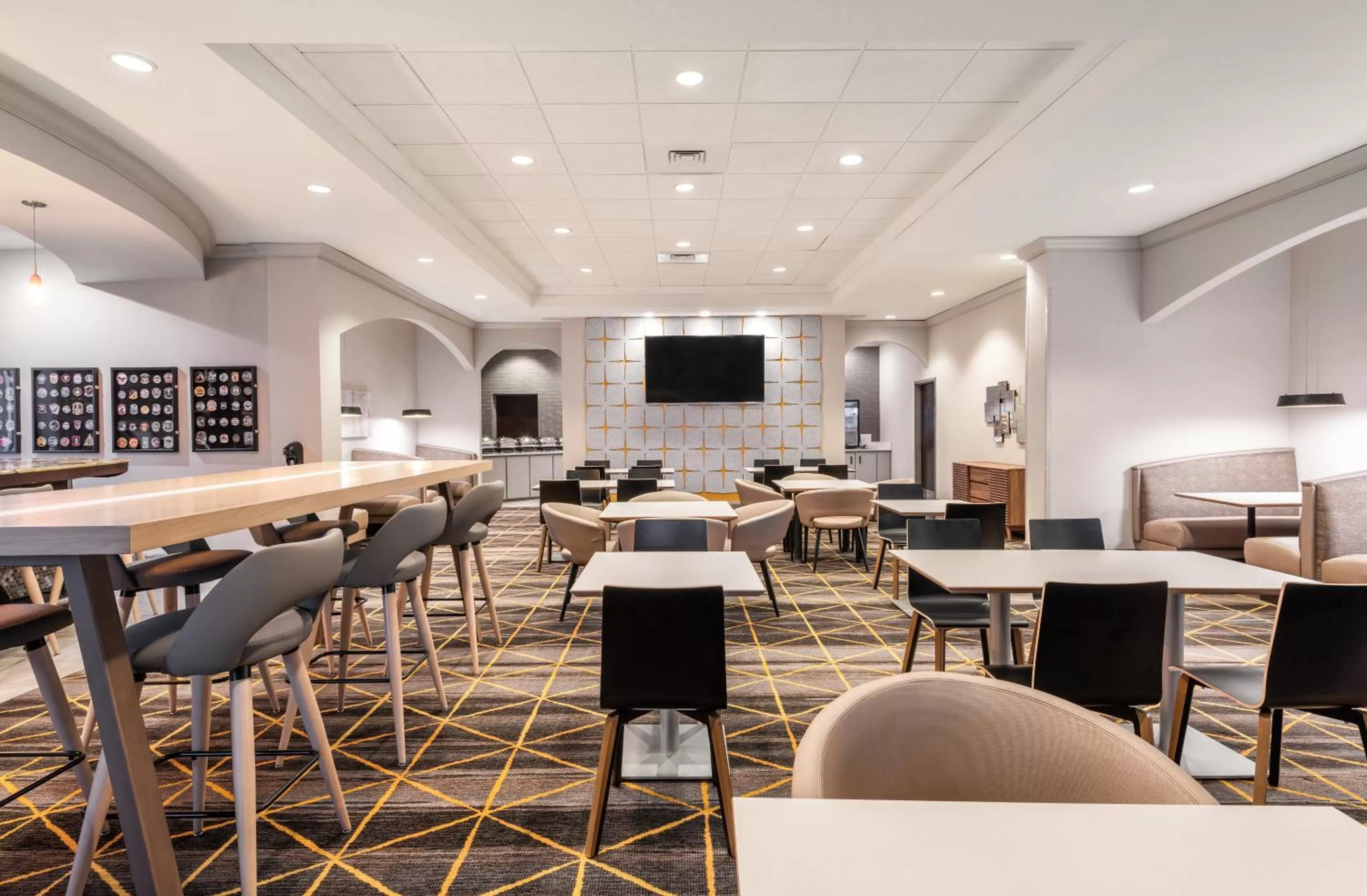 Restaurant/places to eat in Holiday Inn Hotel & Suites - Orange Park - Wells Rd.